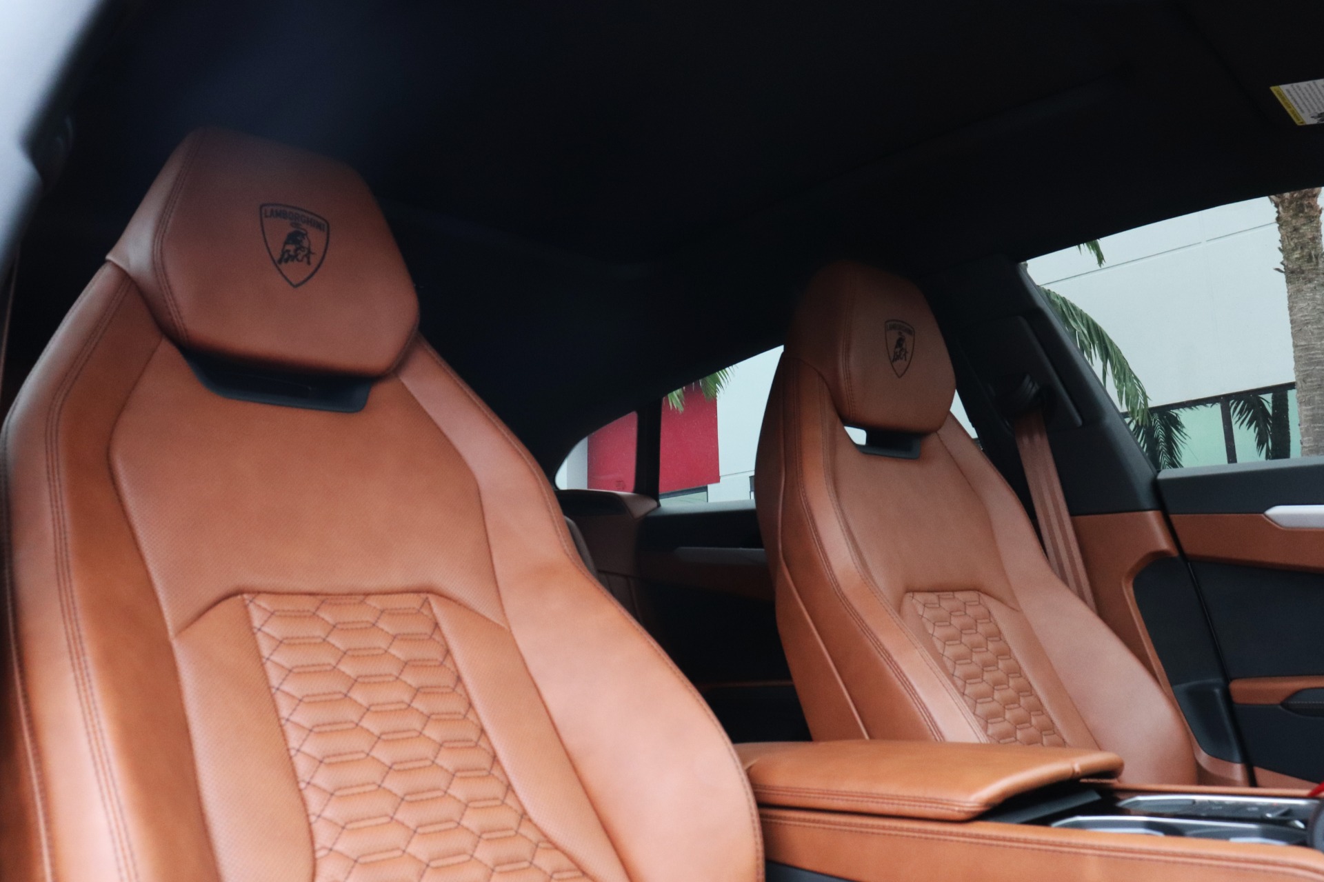 Used-2022-Lamborghini-Urus