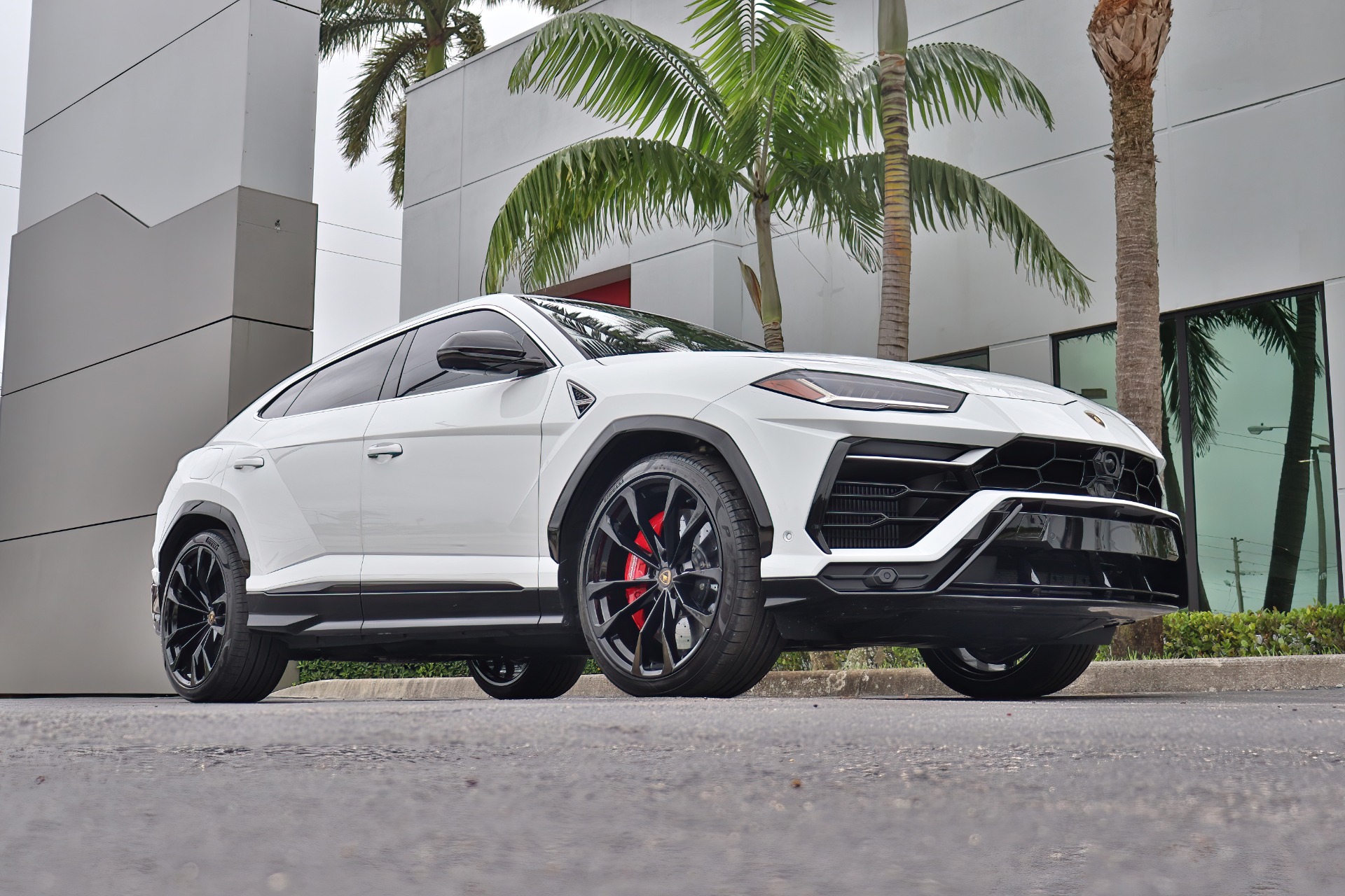 Used-2022-Lamborghini-Urus