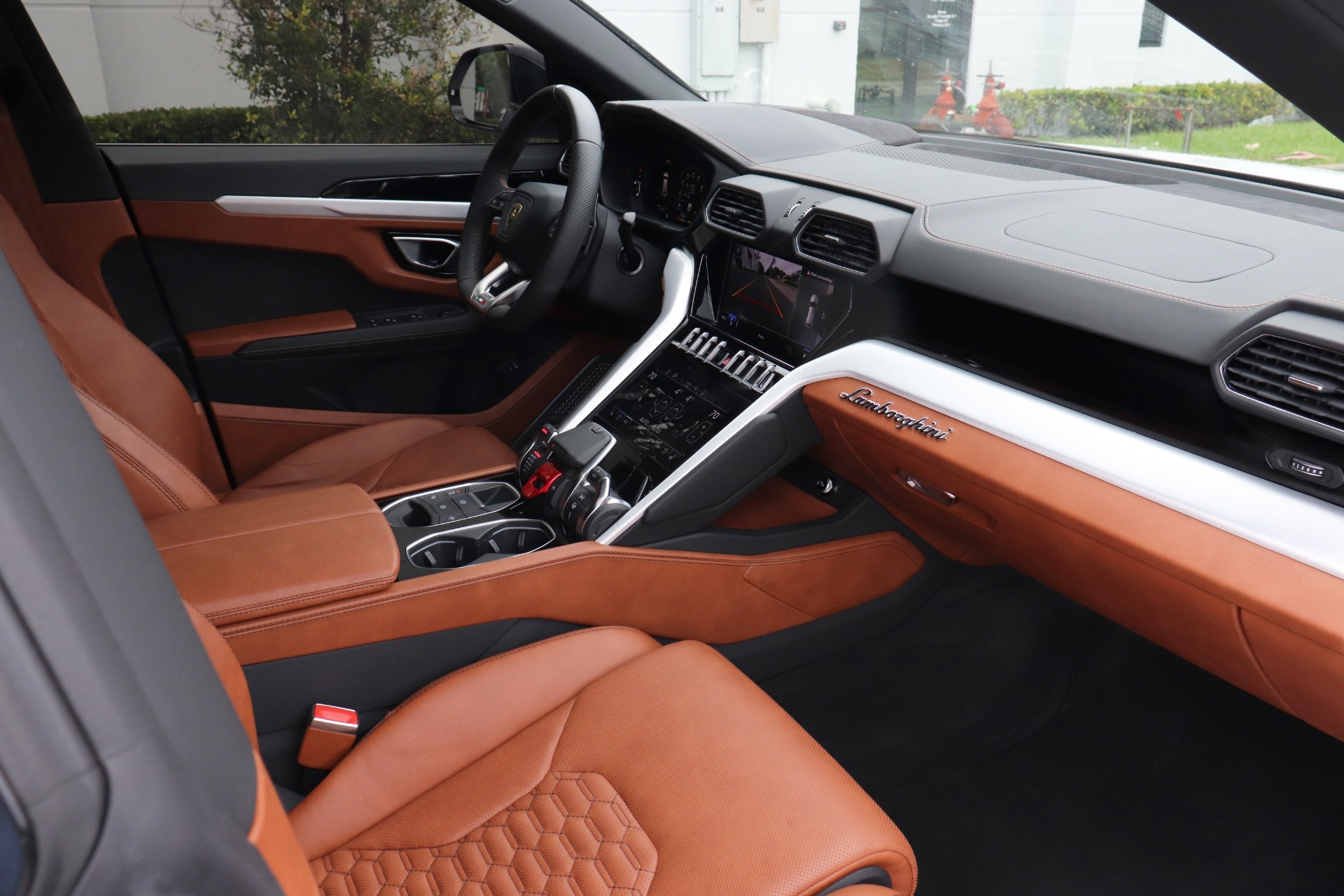 Used-2022-Lamborghini-Urus