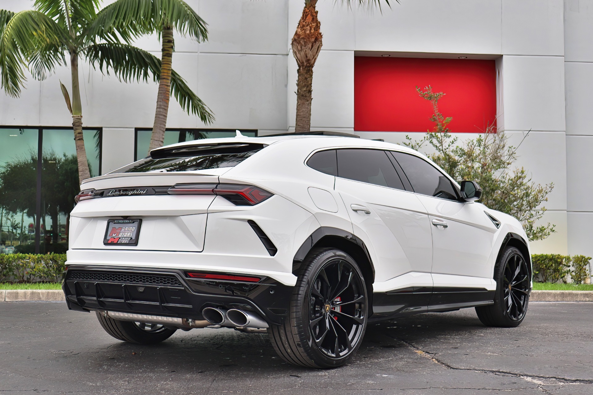 Used-2022-Lamborghini-Urus