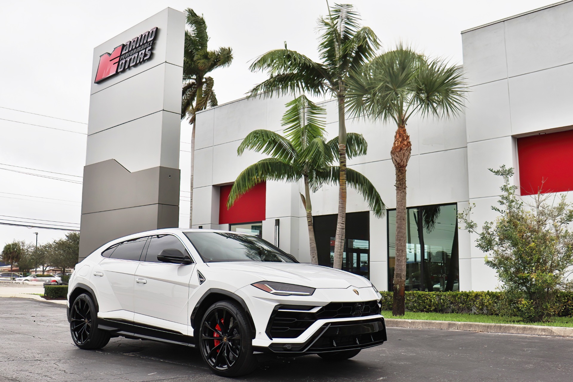 Used-2022-Lamborghini-Urus