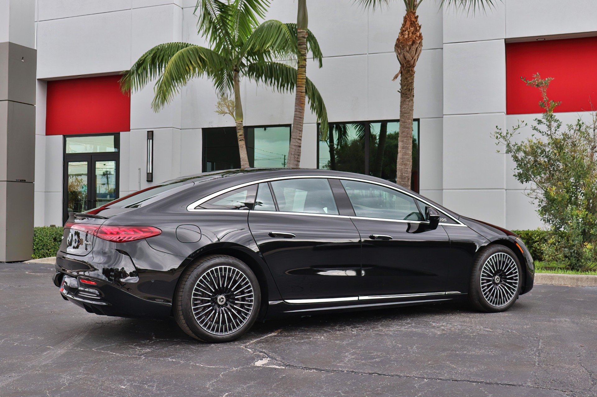 Used-2023-Mercedes-Benz-EQS-EQS-580-4MATIC