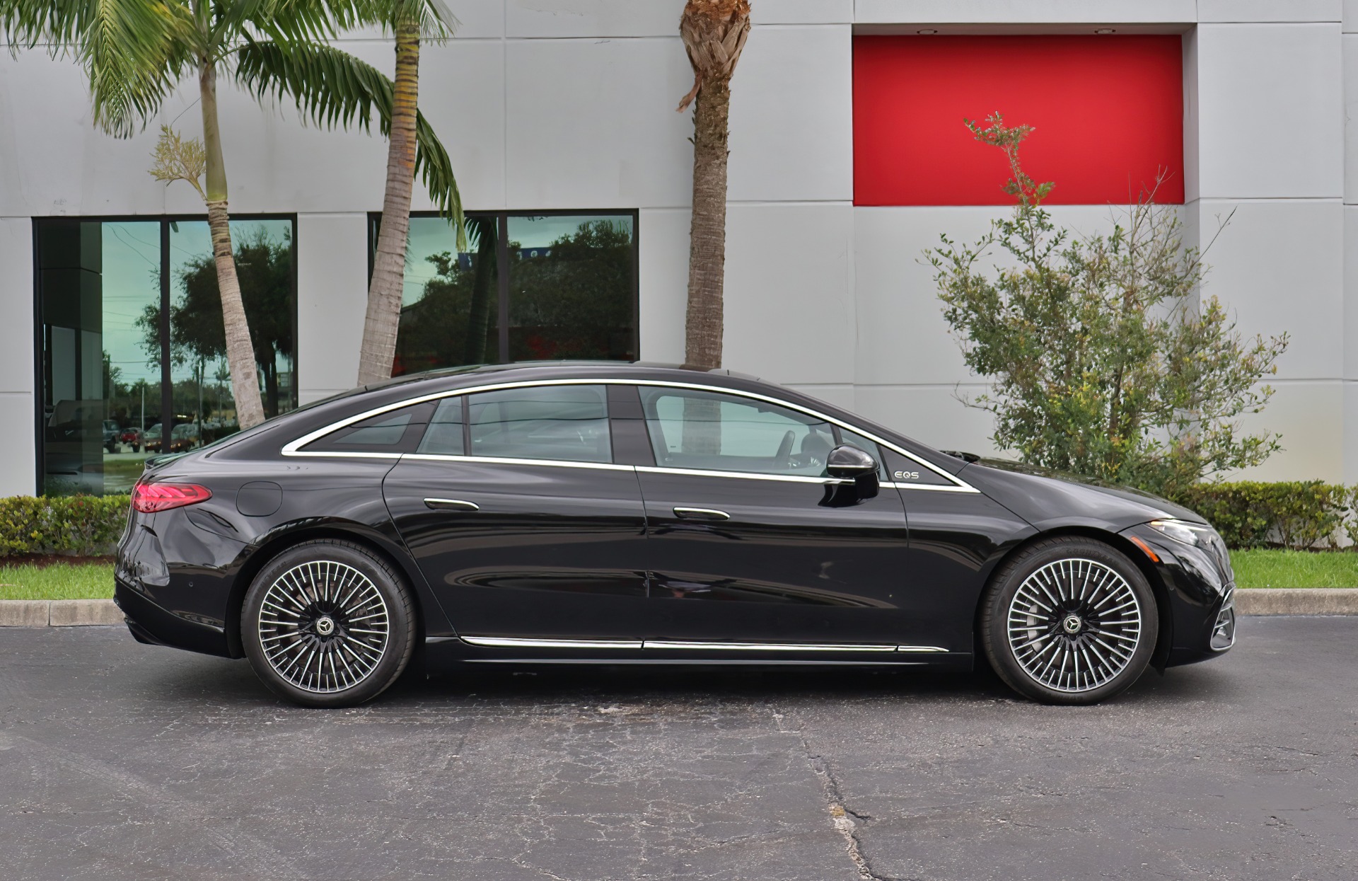 Used-2023-Mercedes-Benz-EQS-EQS-580-4MATIC