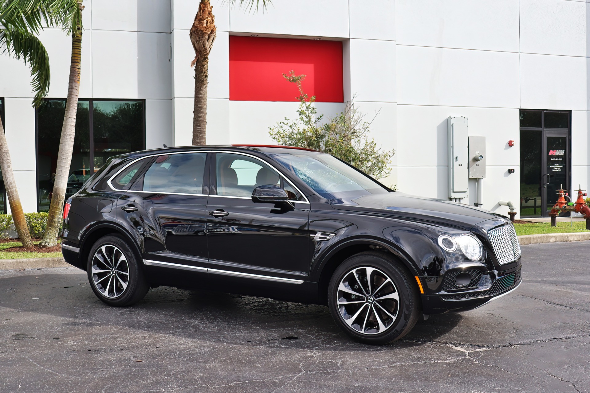 Used 2018 Bentley Bentayga Onyx Edition Blackline Spec For Sale ($159,880)