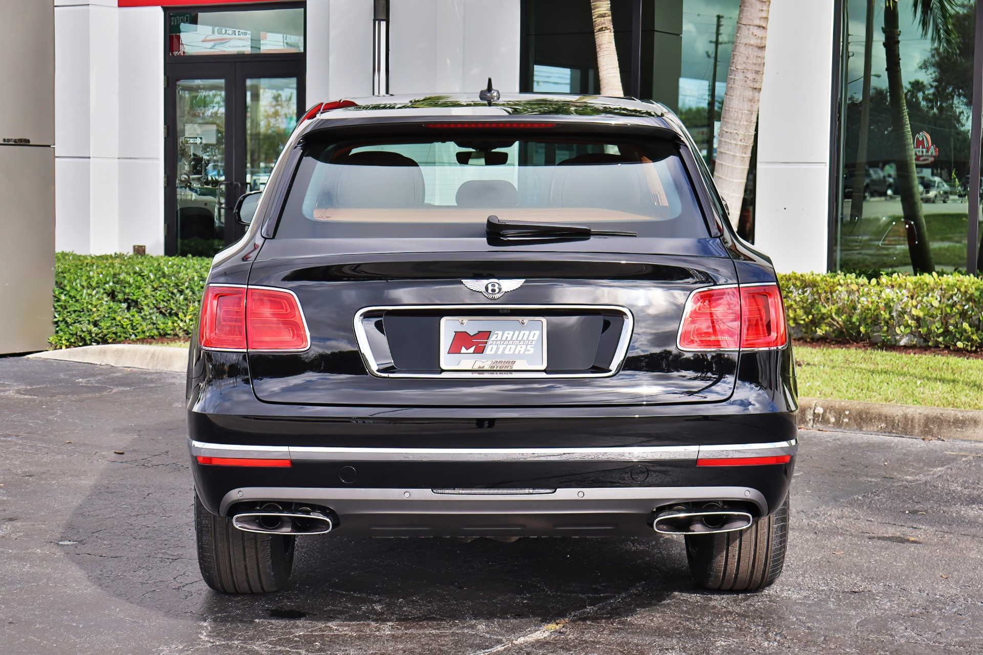 Used-2018-Bentley-Bentayga-Onyx-Edition