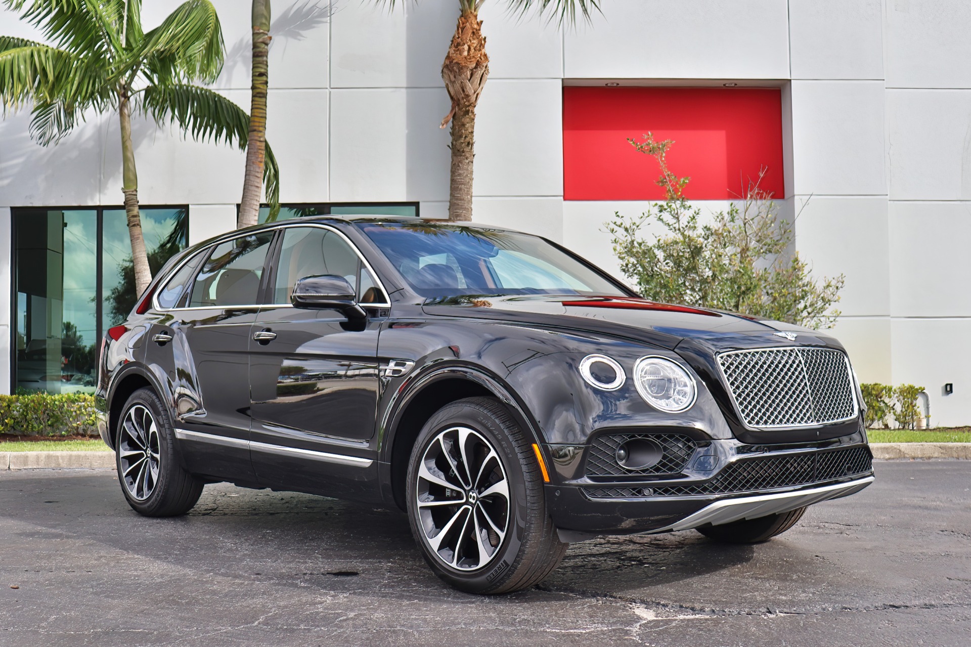 Used-2018-Bentley-Bentayga-Onyx-Edition