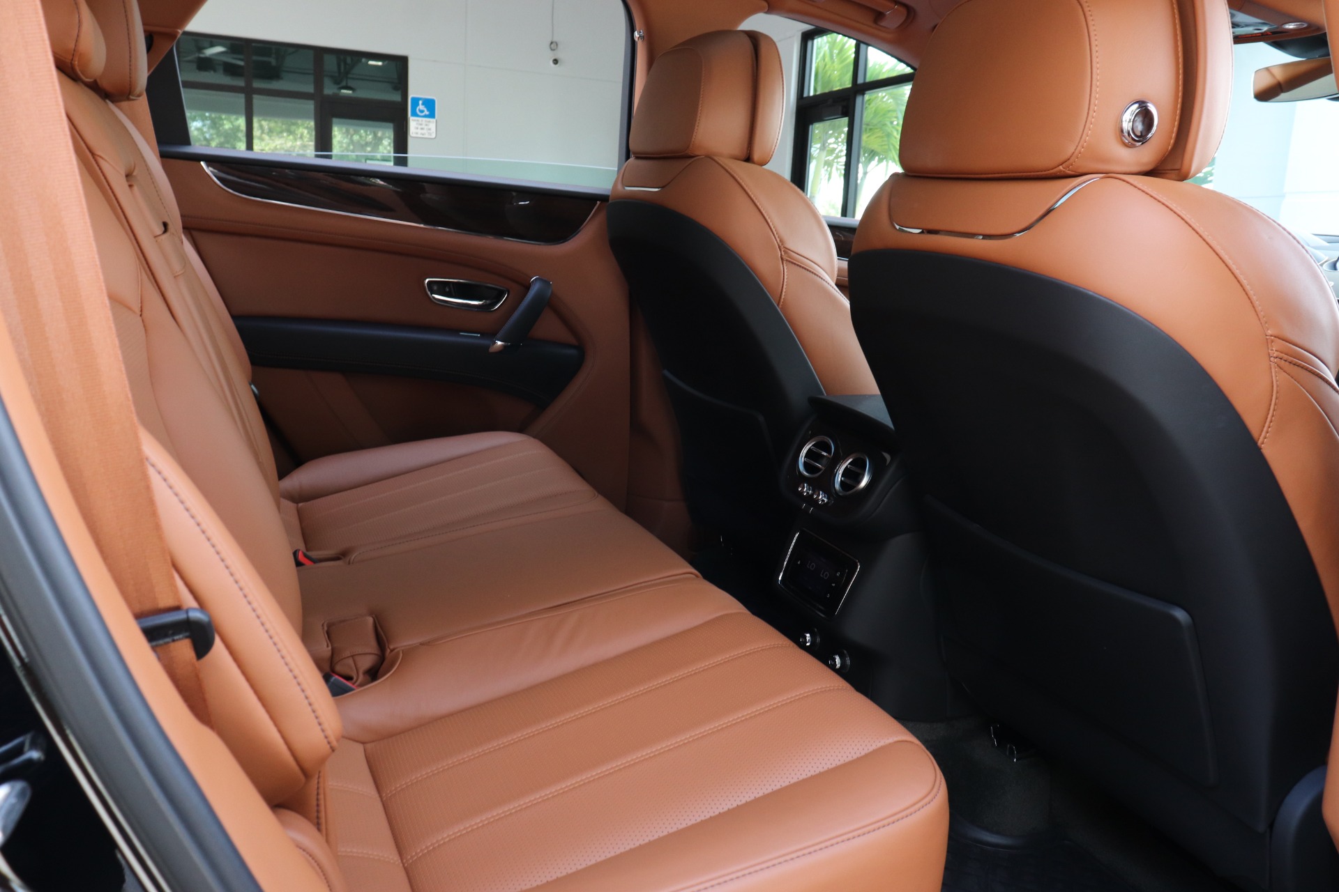 Used-2018-Bentley-Bentayga-Onyx-Edition