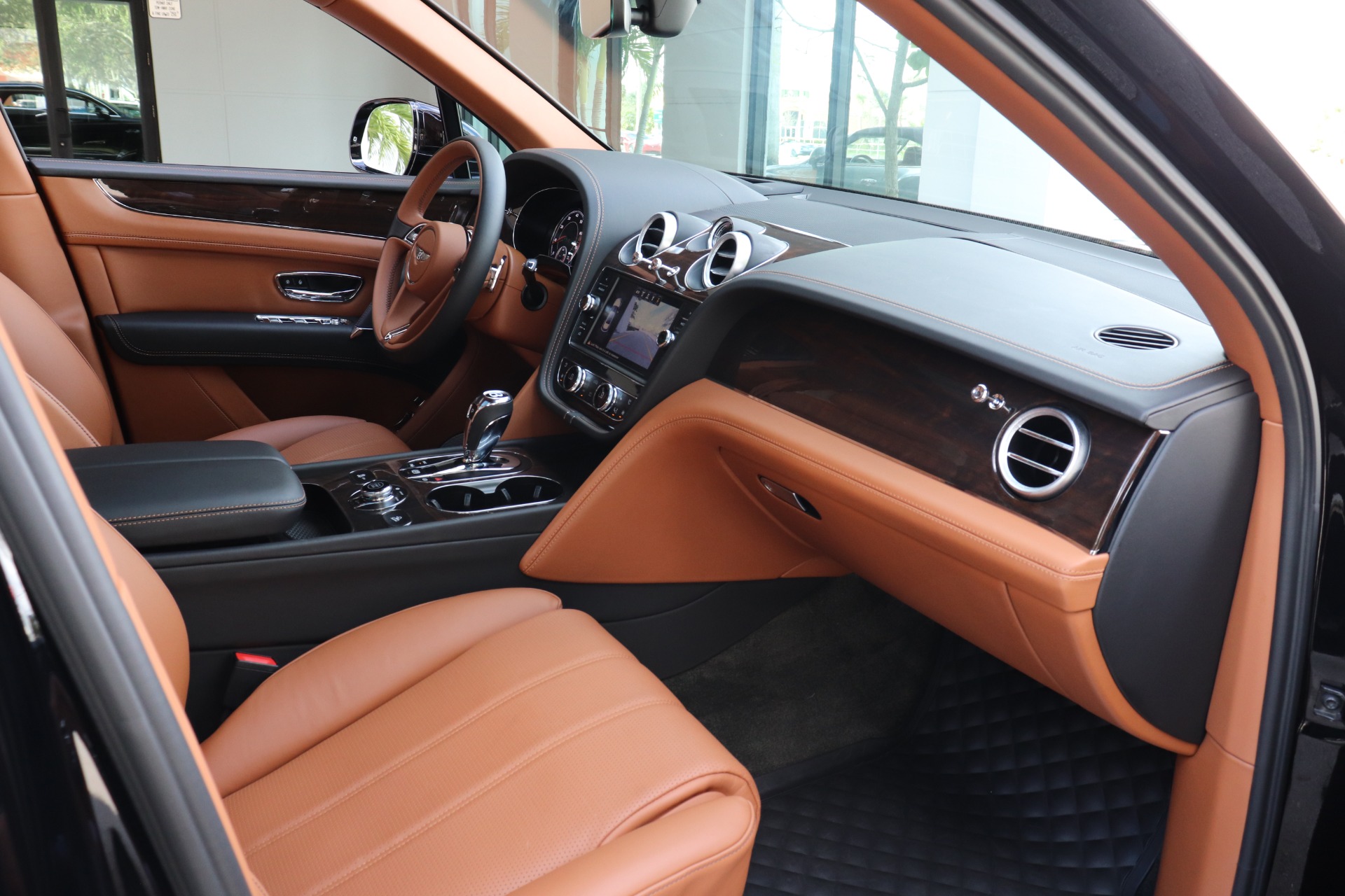 Used-2018-Bentley-Bentayga-Onyx-Edition