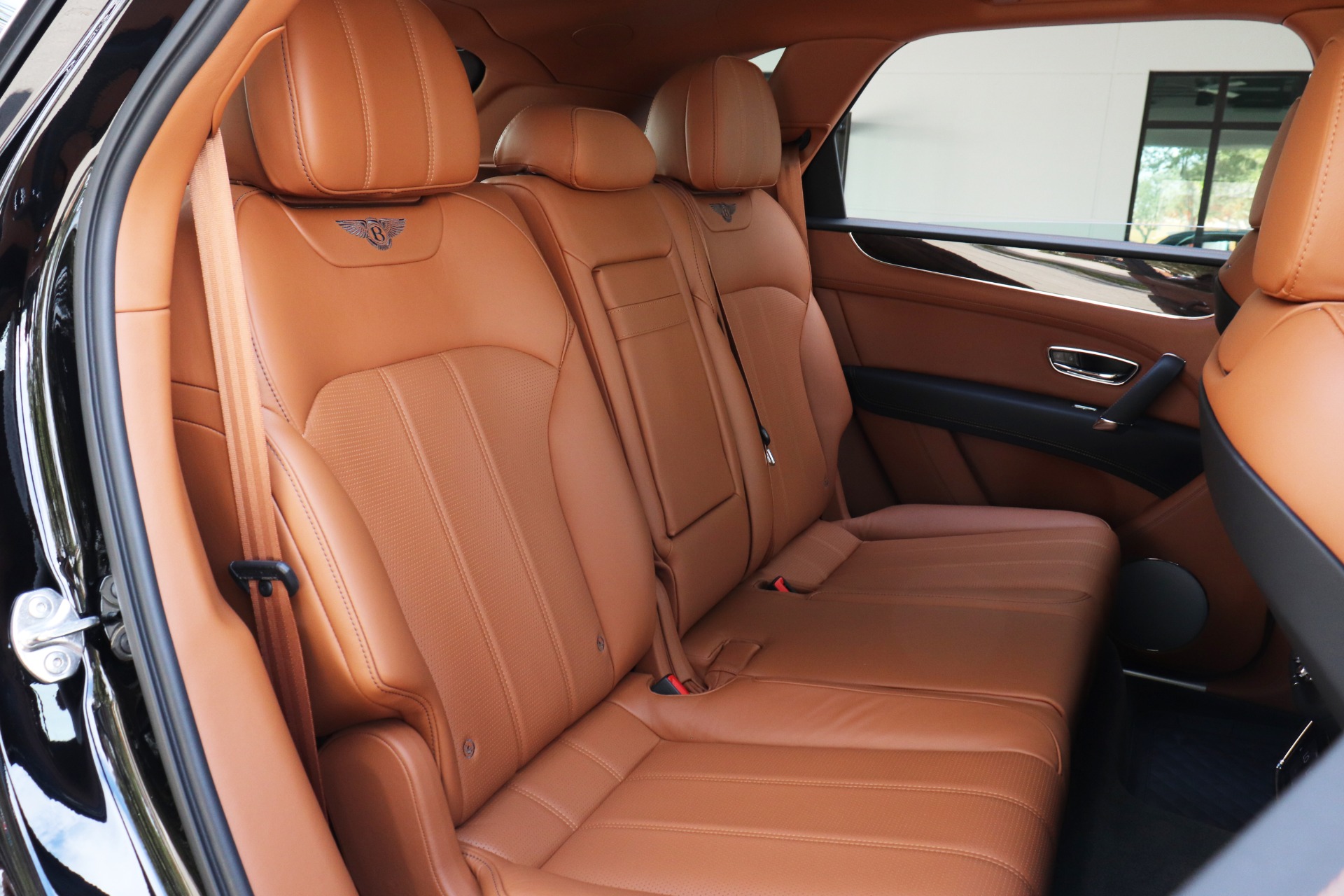 Used-2018-Bentley-Bentayga-Onyx-Edition