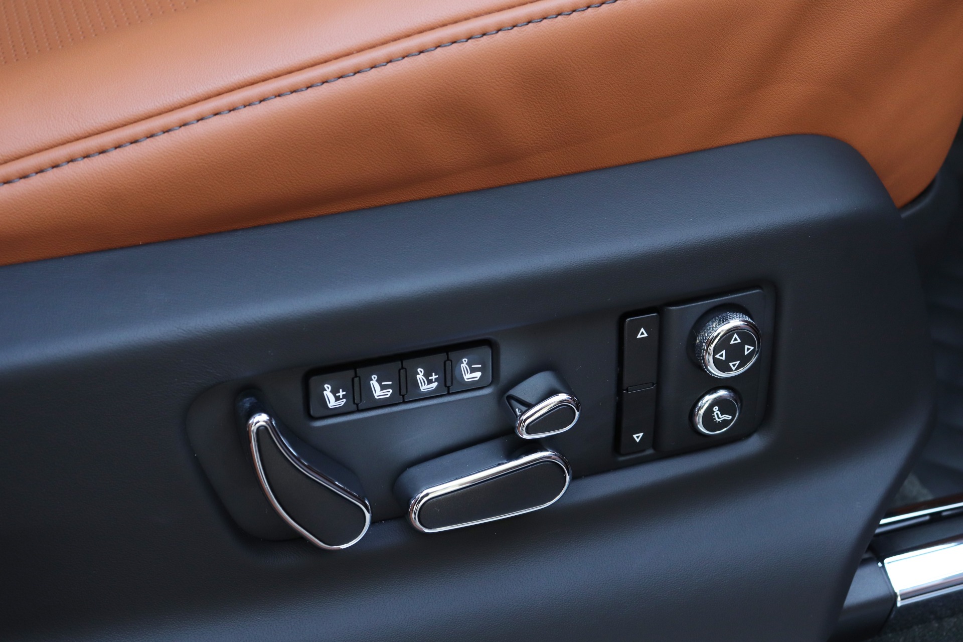 Used-2018-Bentley-Bentayga-Onyx-Edition
