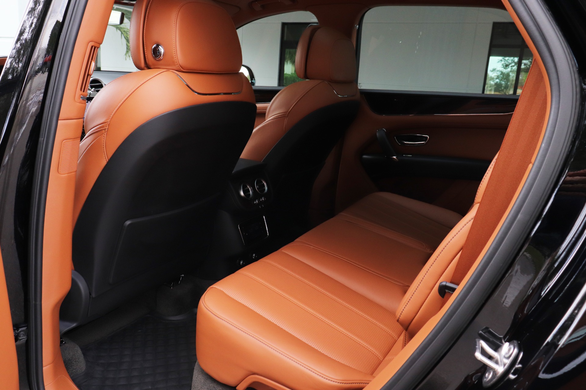 Used-2018-Bentley-Bentayga-Onyx-Edition
