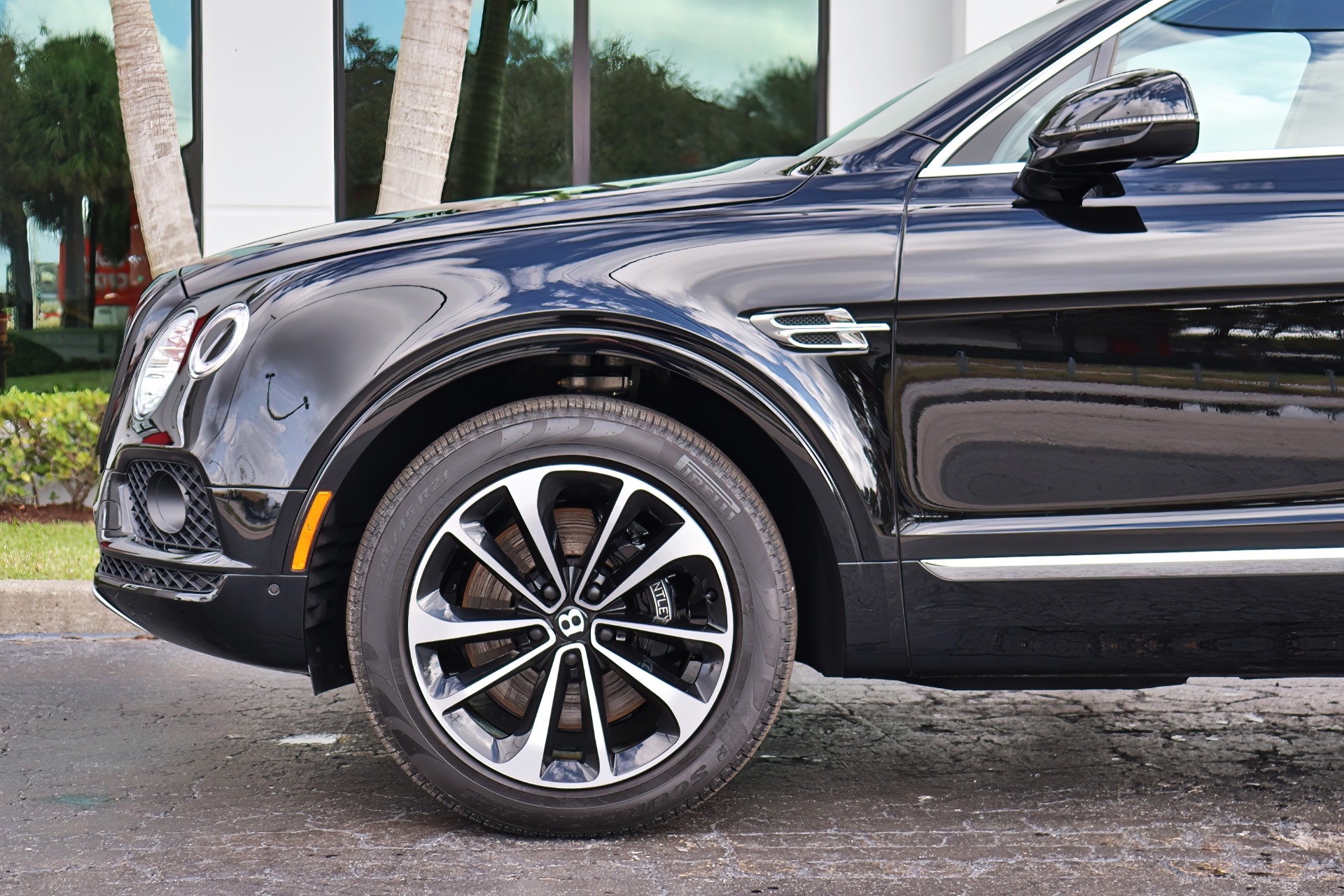 Used-2018-Bentley-Bentayga-Onyx-Edition