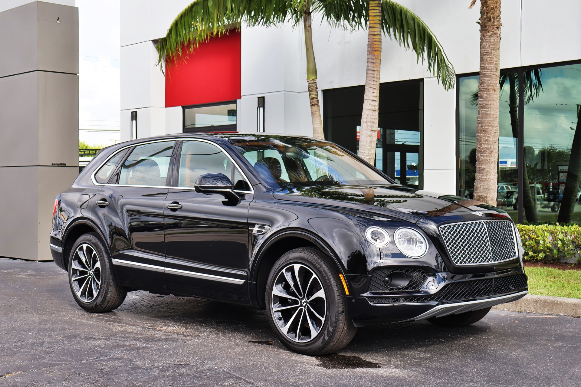 Used-2018-Bentley-Bentayga-Onyx-Edition