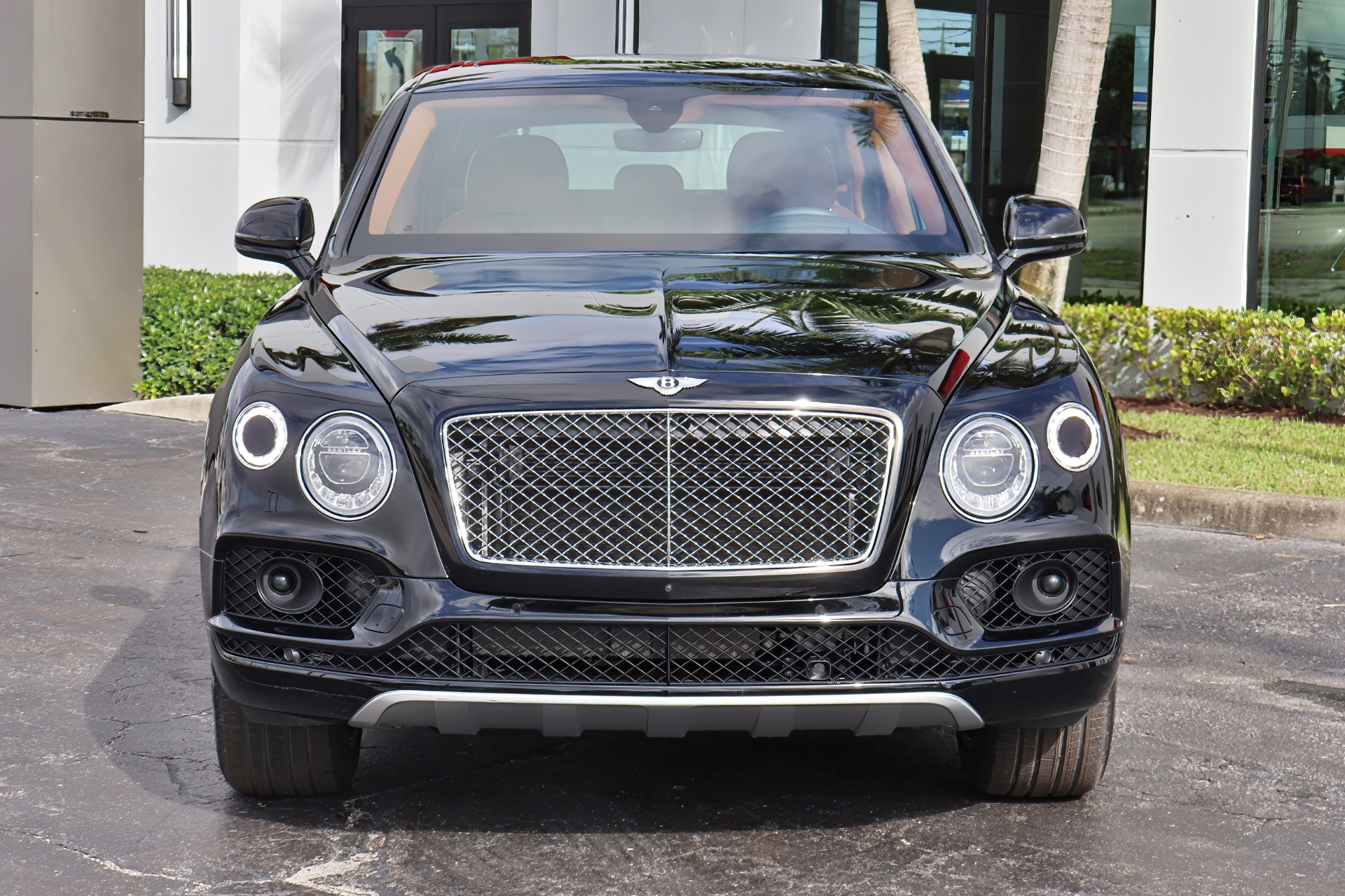 Used-2018-Bentley-Bentayga-Onyx-Edition