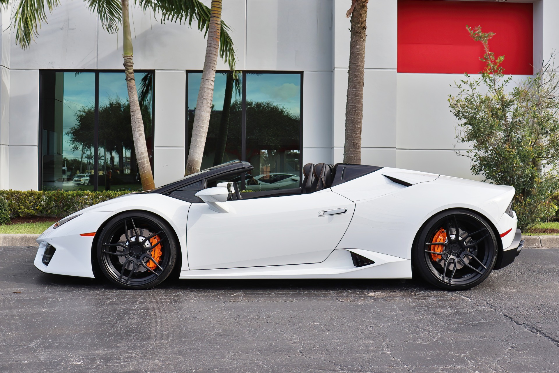 Used-2018-Lamborghini-Huracan-LP-580-2-Spyder