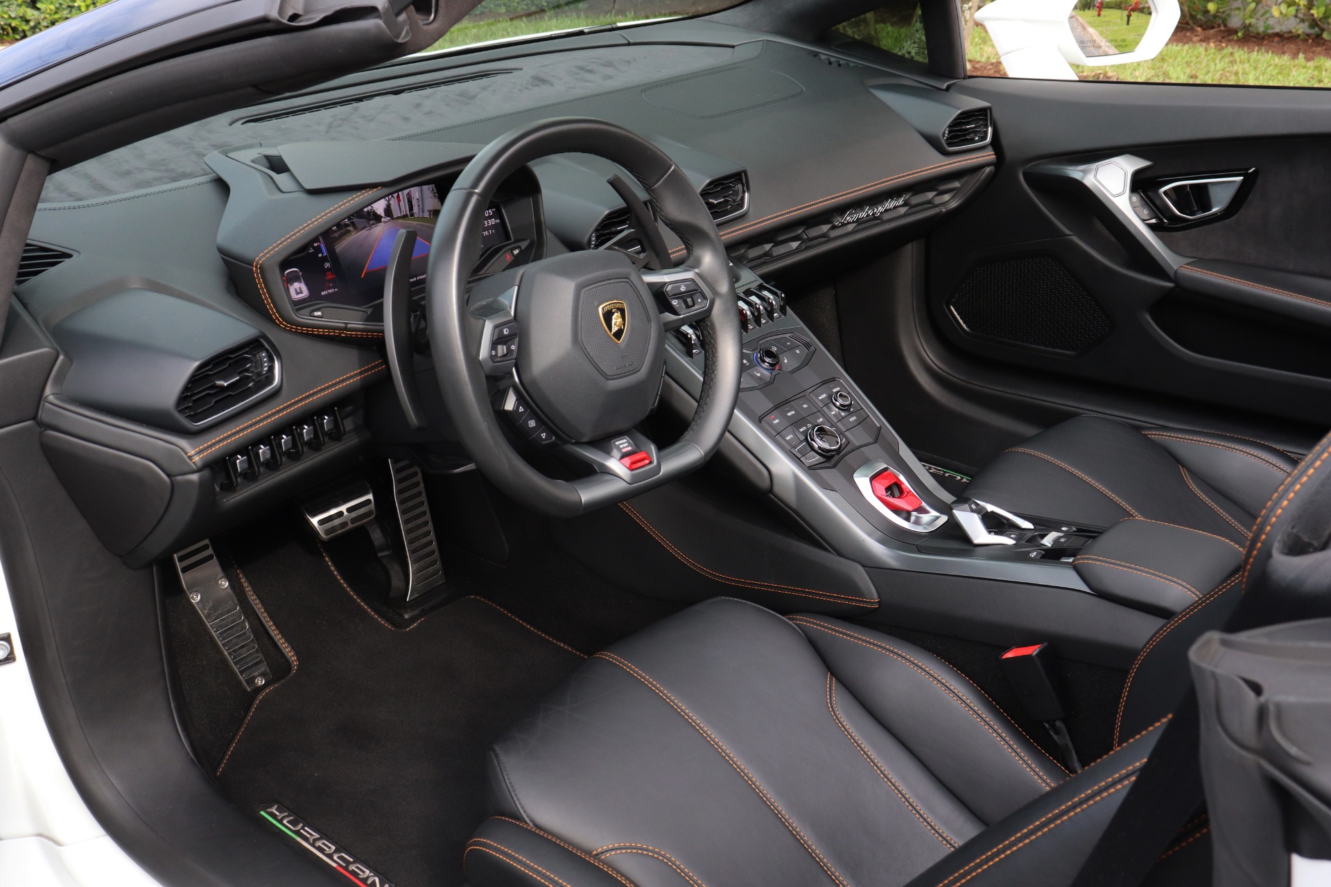 Used-2018-Lamborghini-Huracan-LP-580-2-Spyder