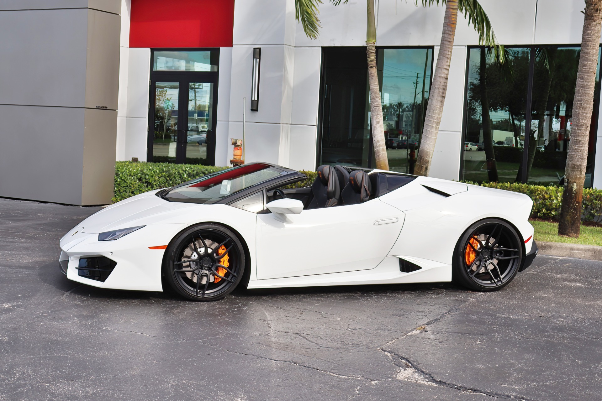 Used-2018-Lamborghini-Huracan-LP-580-2-Spyder