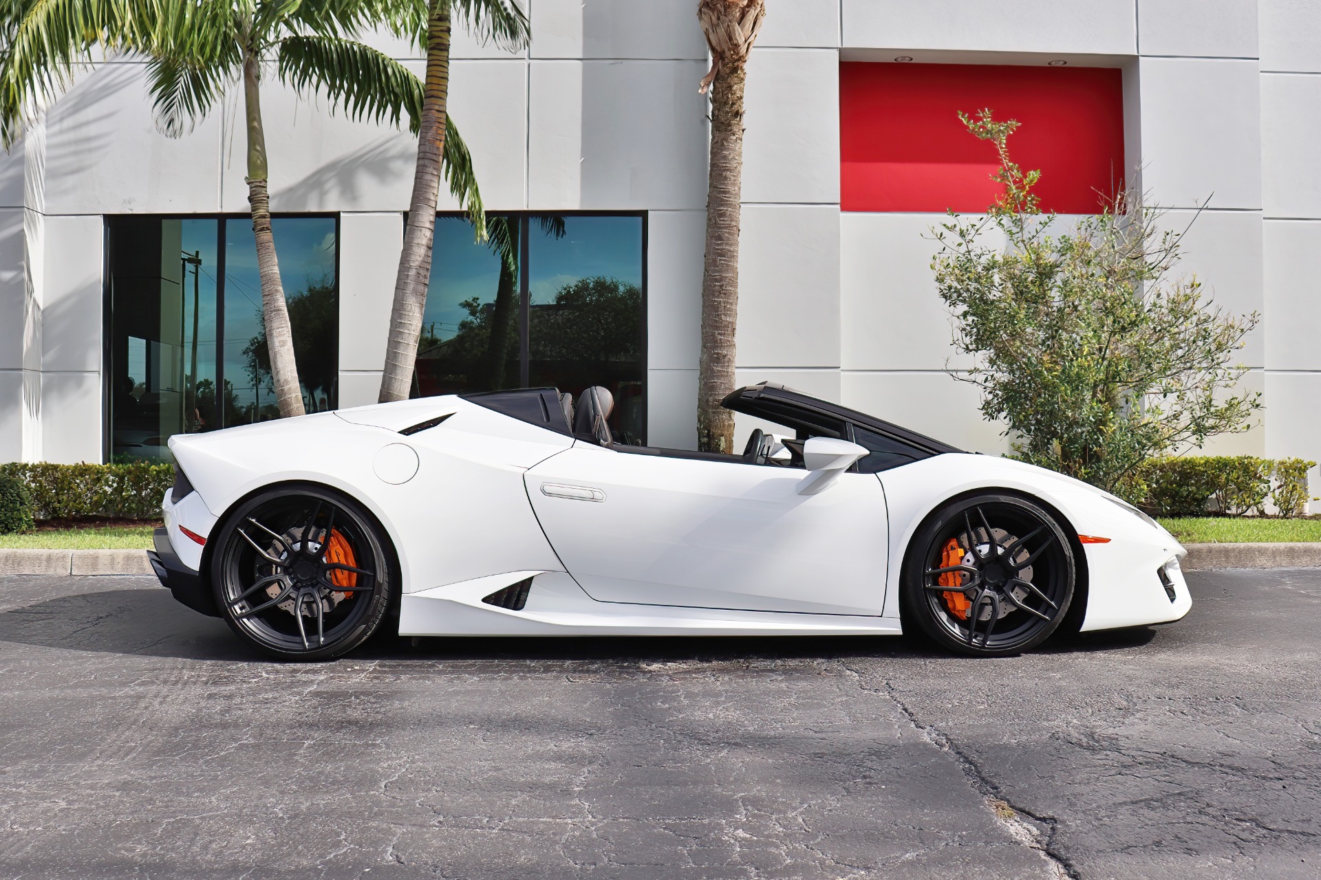 Used-2018-Lamborghini-Huracan-LP-580-2-Spyder
