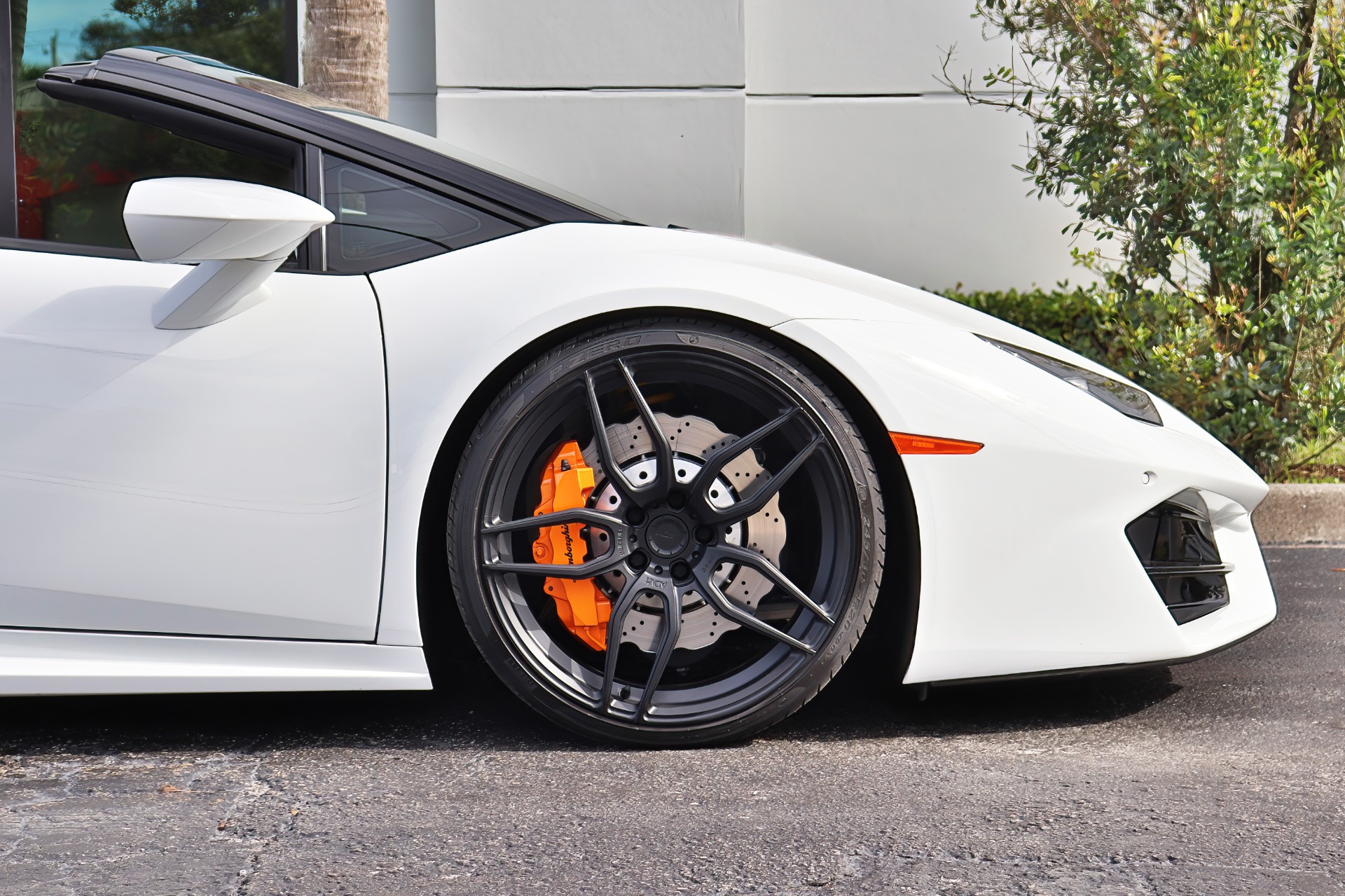 Used-2018-Lamborghini-Huracan-LP-580-2-Spyder