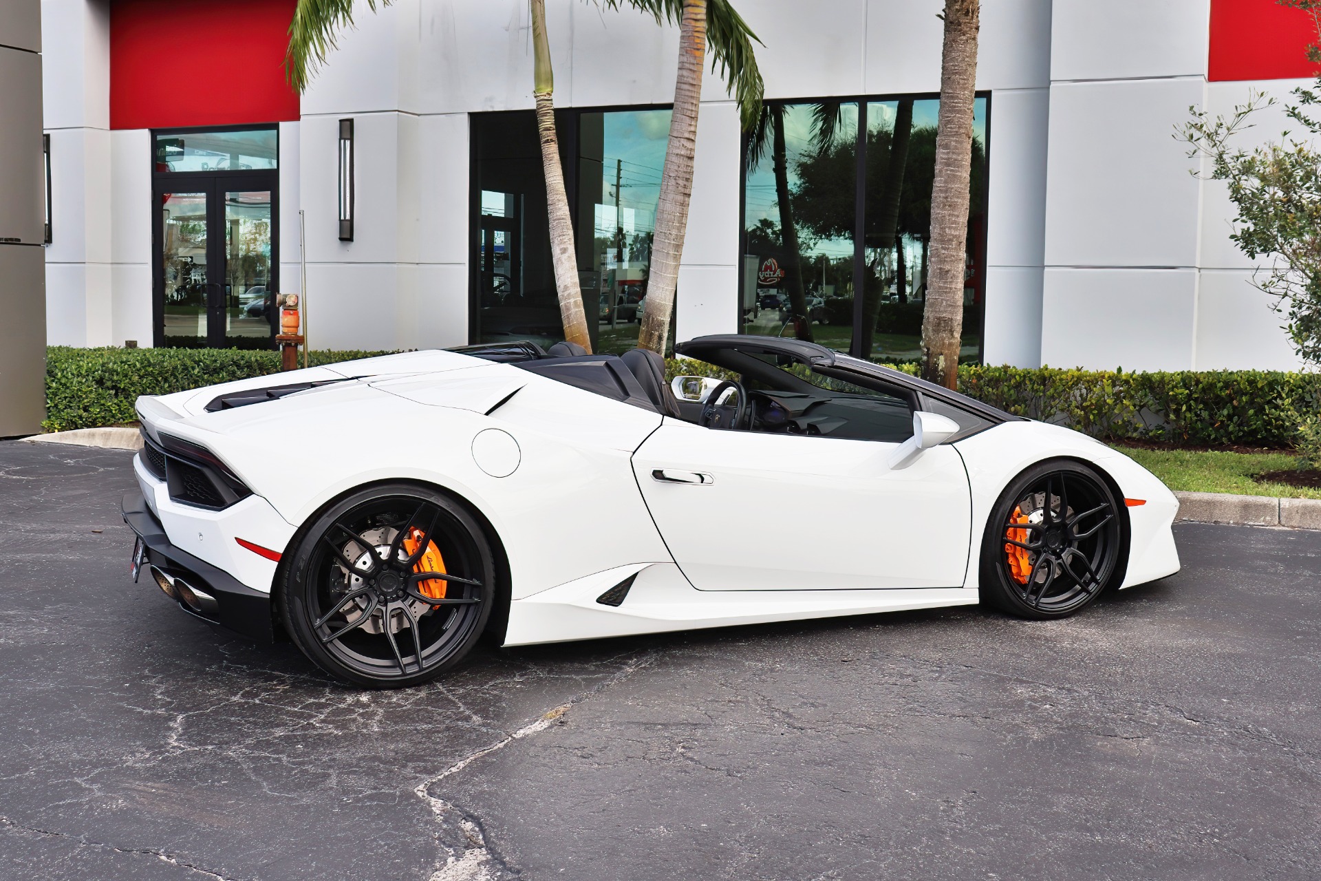 Used-2018-Lamborghini-Huracan-LP-580-2-Spyder