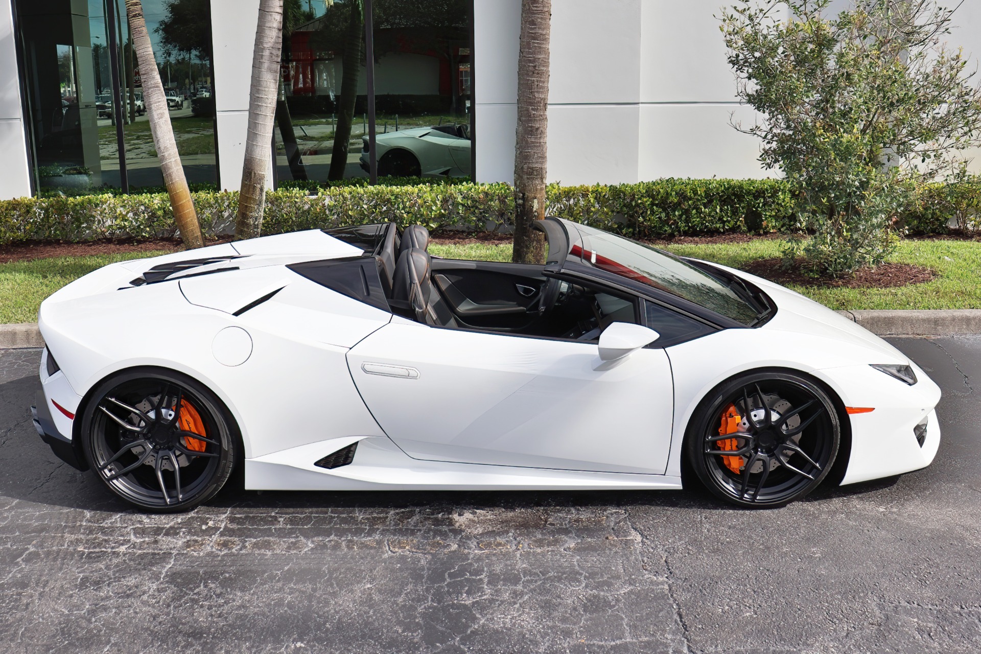 Used-2018-Lamborghini-Huracan-LP-580-2-Spyder