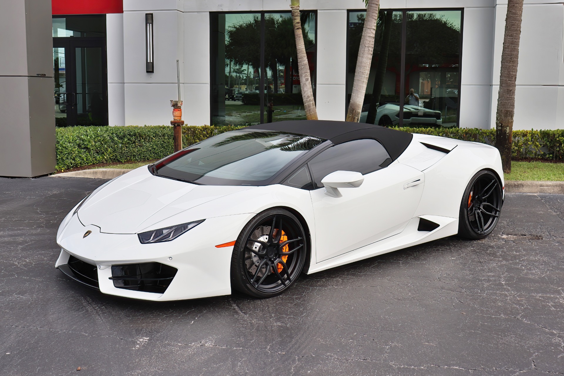 Used-2018-Lamborghini-Huracan-LP-580-2-Spyder
