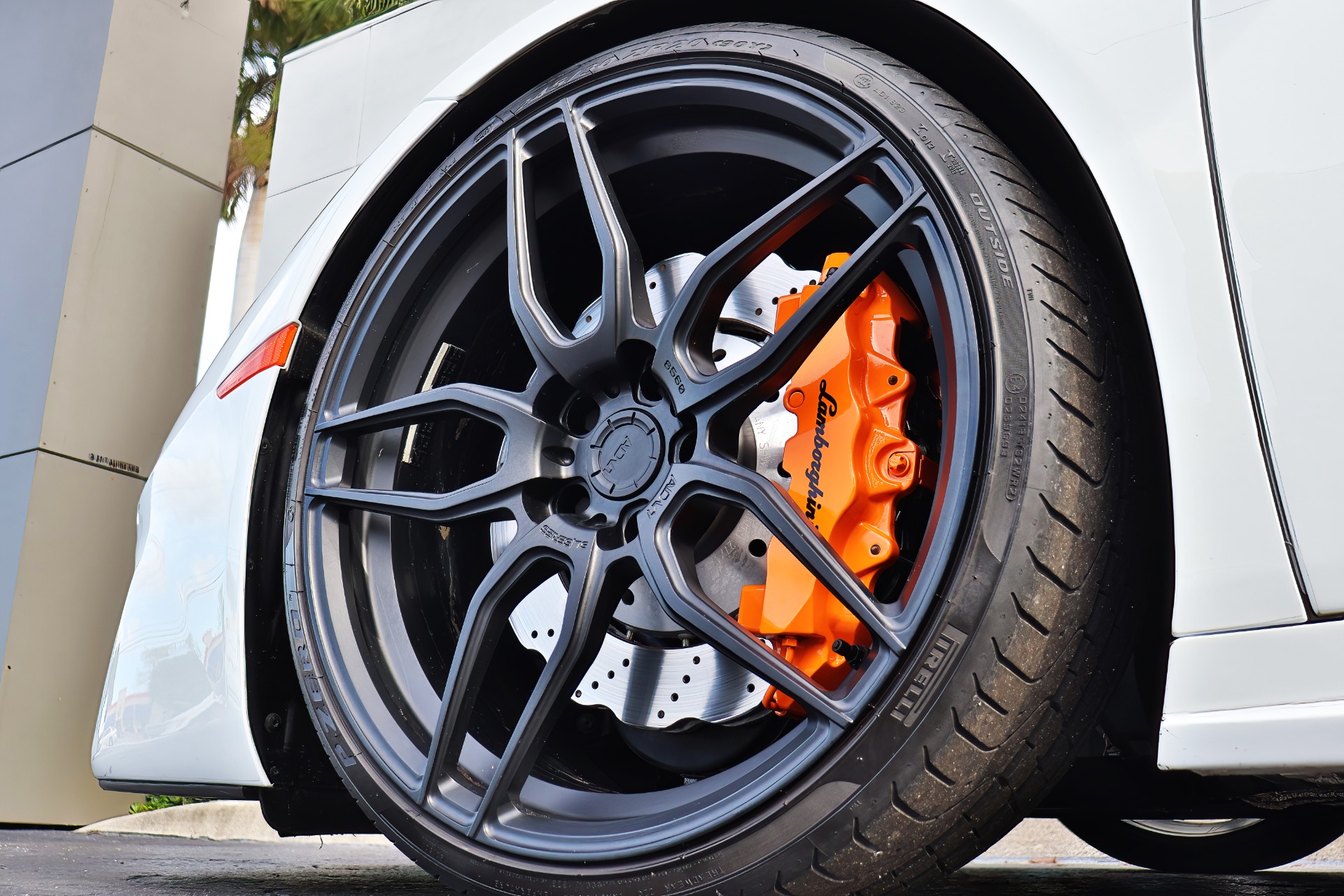 Used-2018-Lamborghini-Huracan-LP-580-2-Spyder