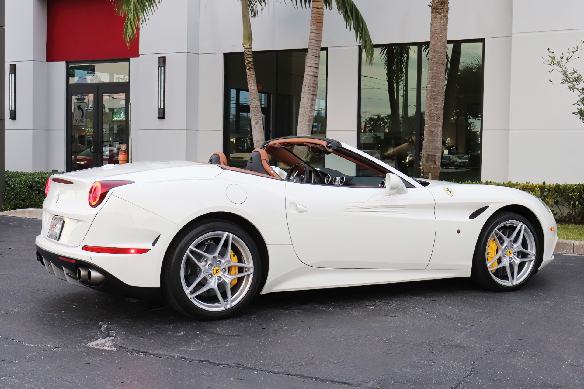 Used-2015-Ferrari-California-T