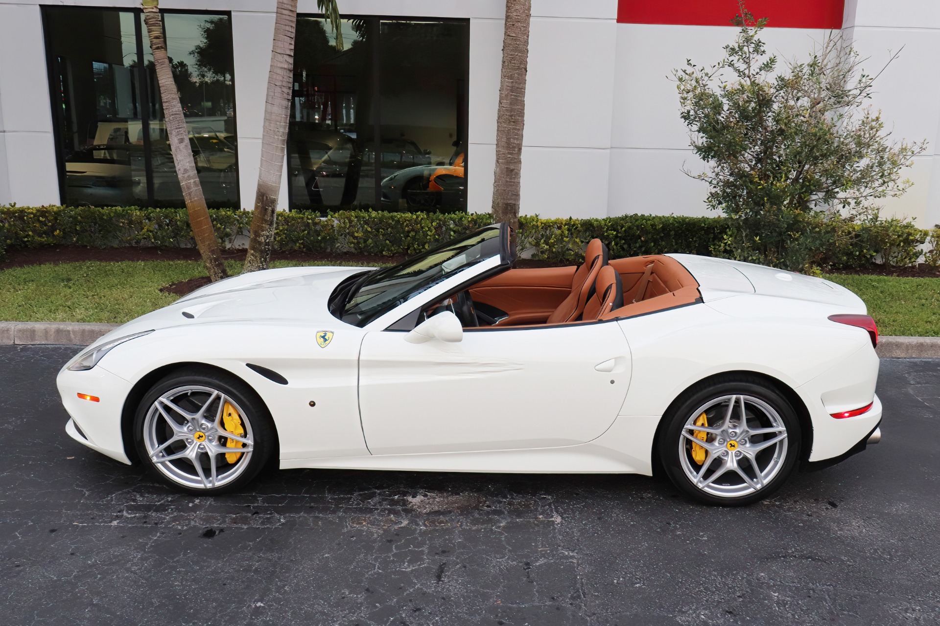 Used-2015-Ferrari-California-T