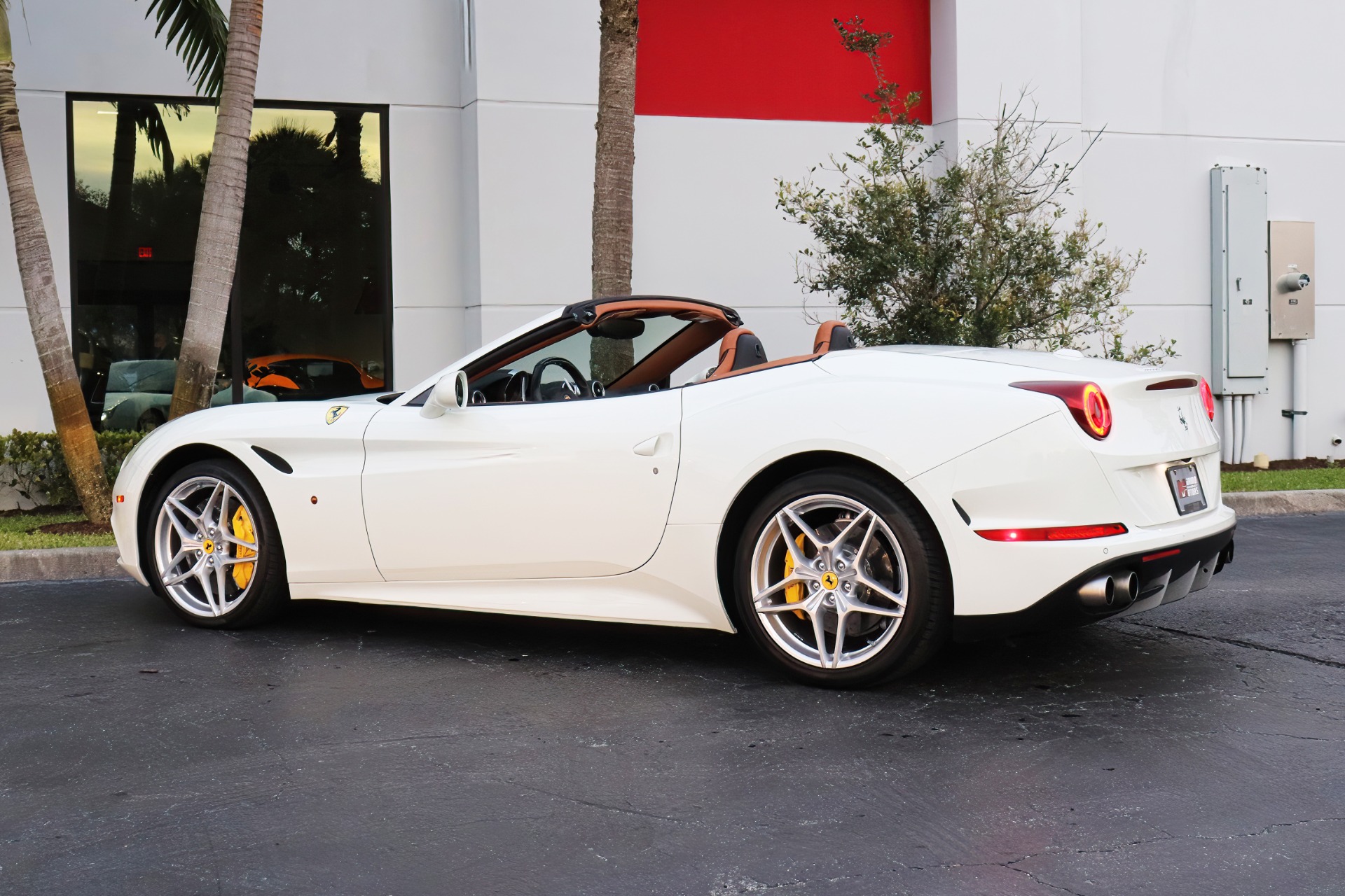 Used-2015-Ferrari-California-T