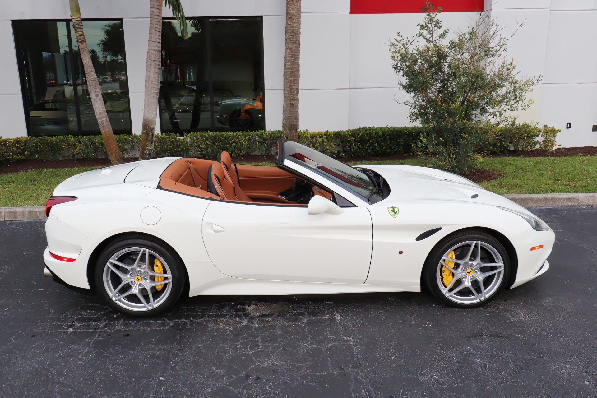 Used-2015-Ferrari-California-T