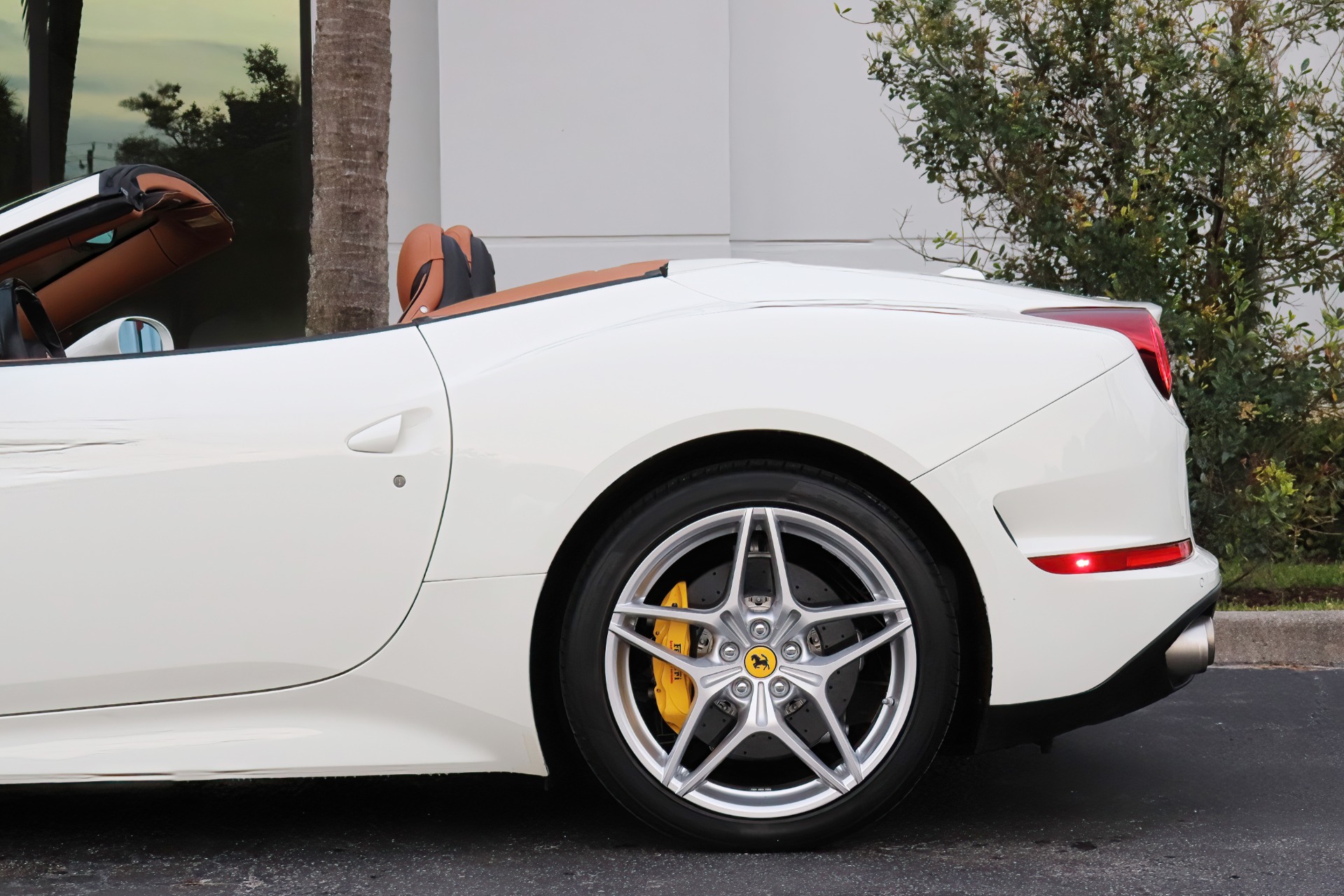 Used-2015-Ferrari-California-T