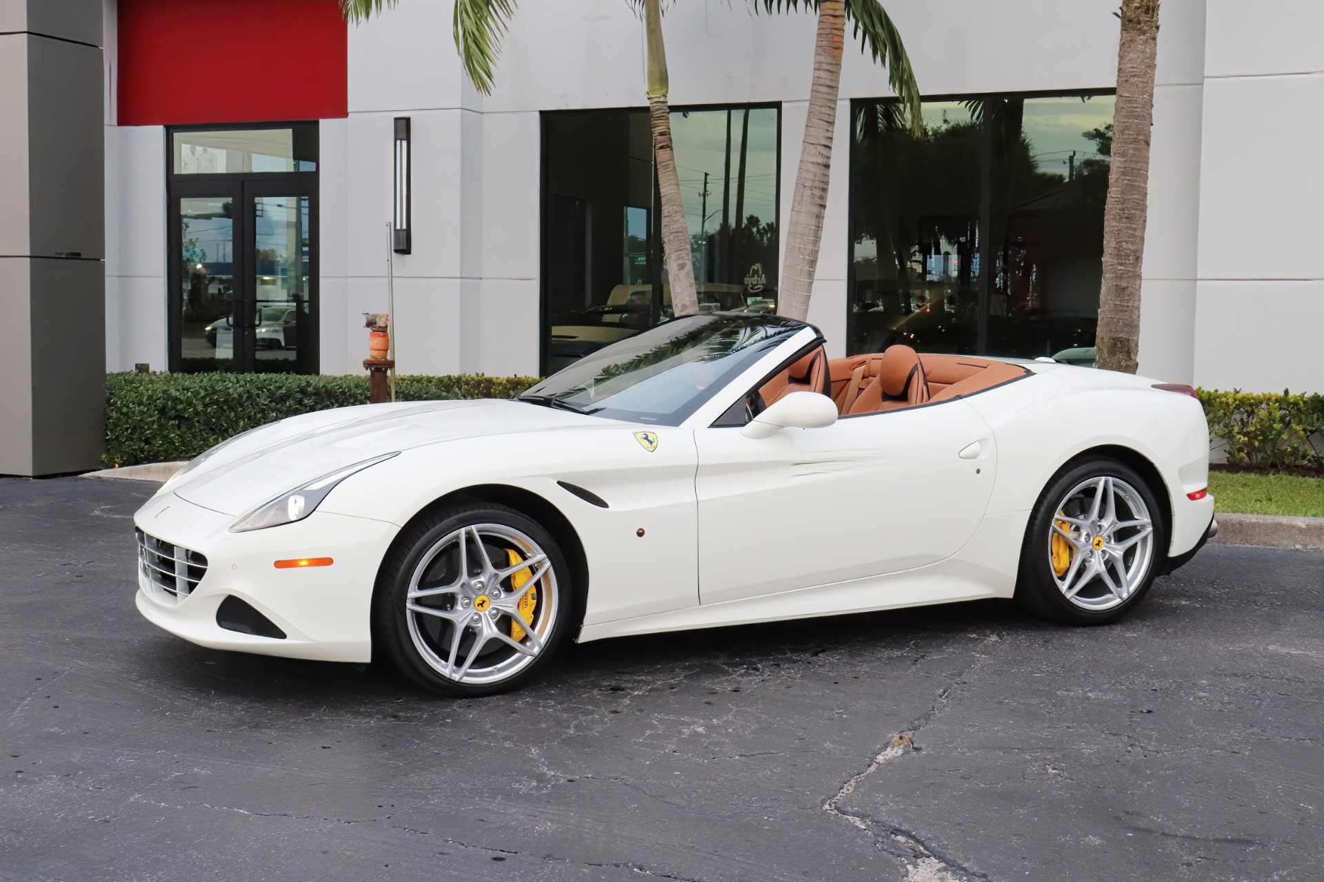 Used-2015-Ferrari-California-T