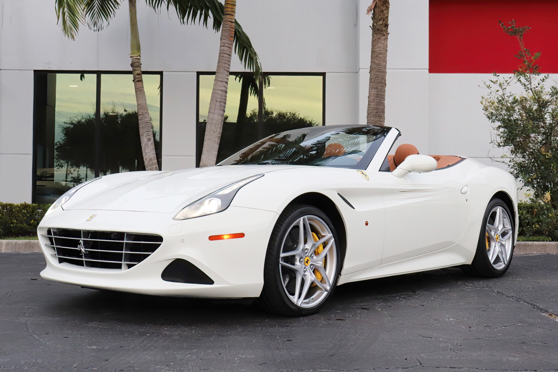 Used-2015-Ferrari-California-T