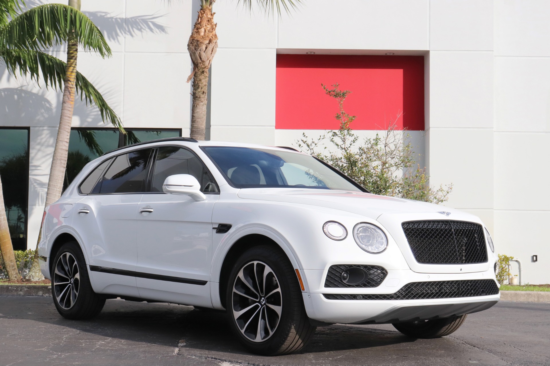 Used-2019-Bentley-Bentayga-V8