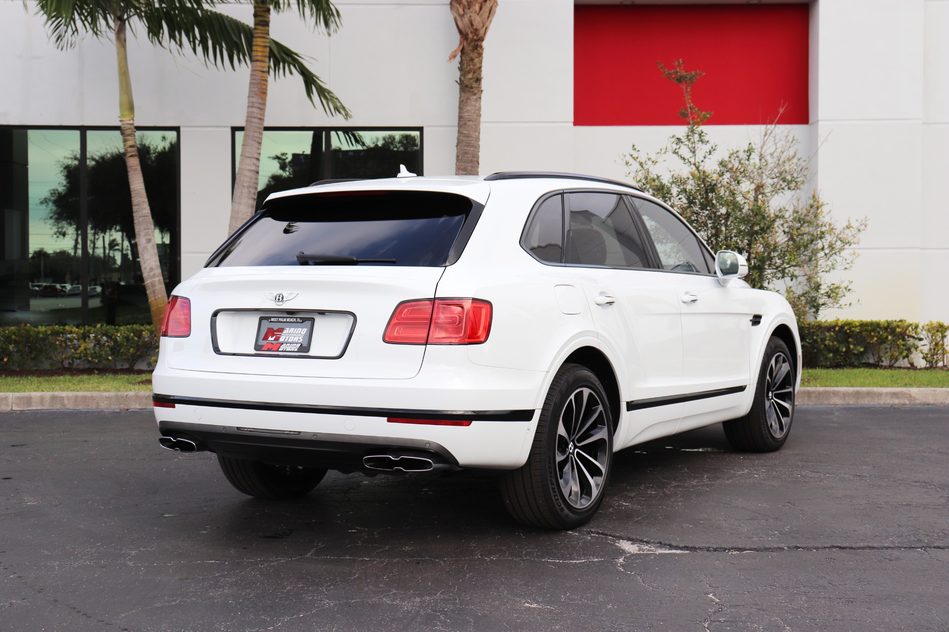 Used-2019-Bentley-Bentayga-V8
