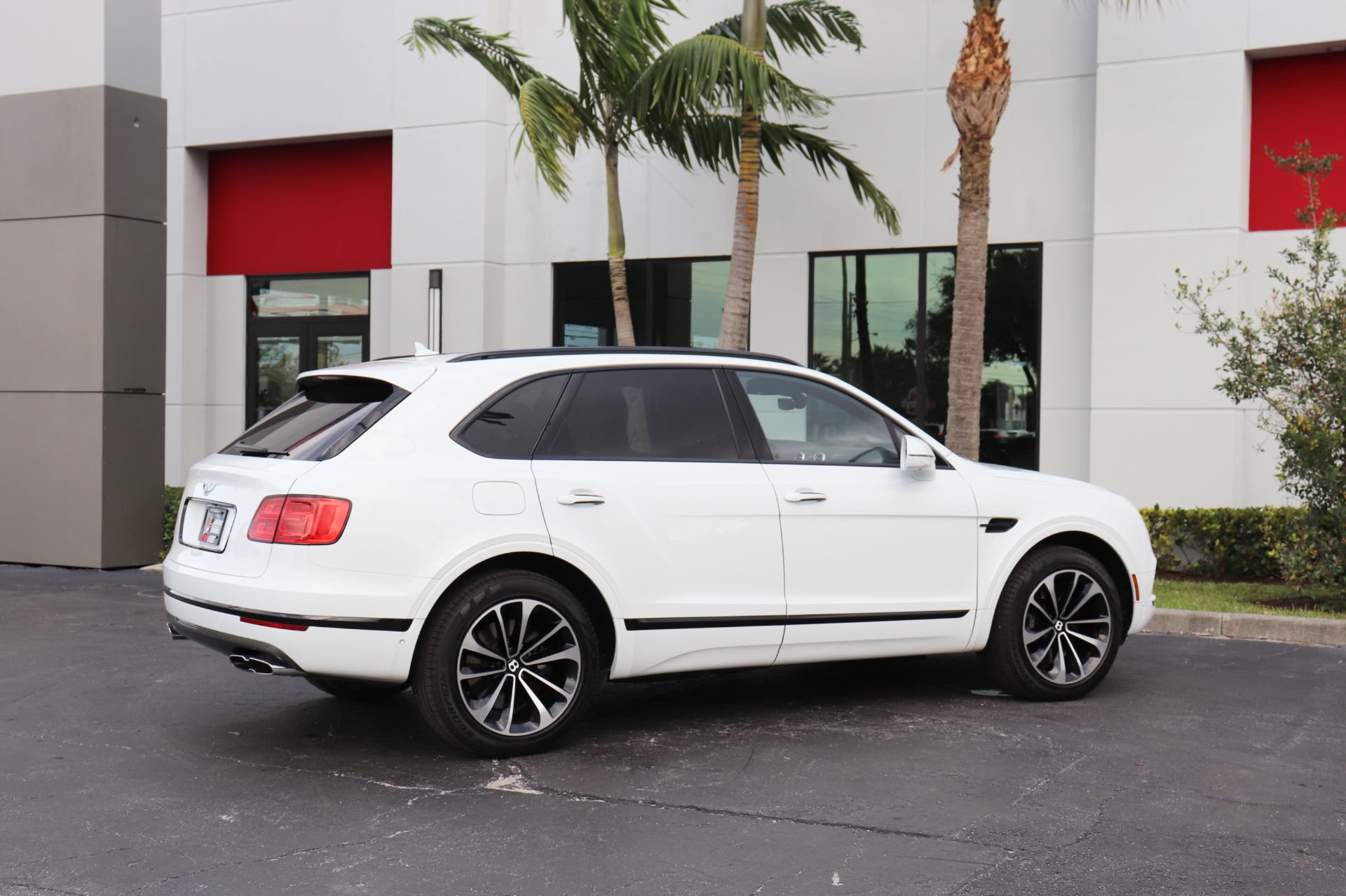 Used-2019-Bentley-Bentayga-V8