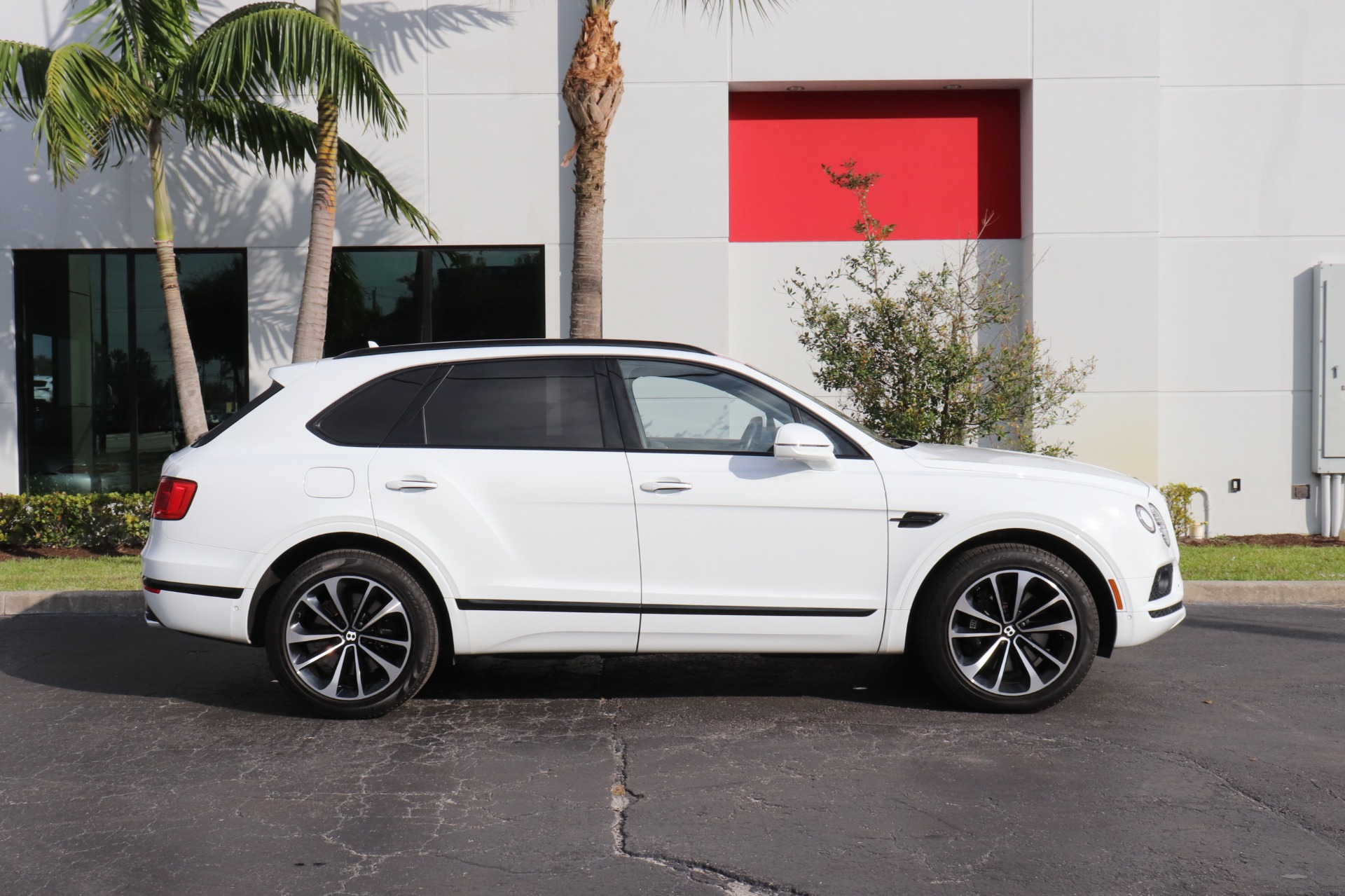 Used-2019-Bentley-Bentayga-V8