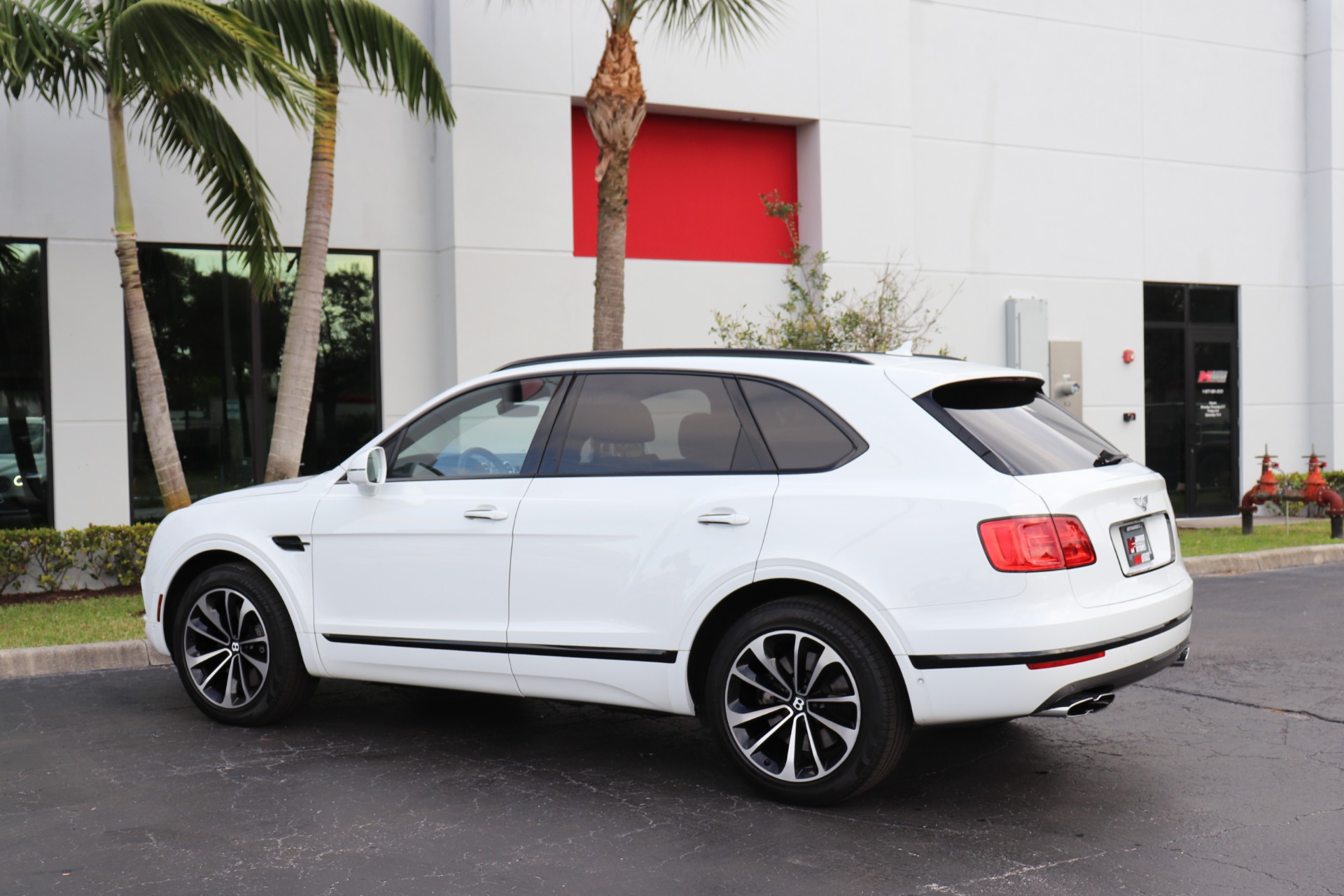 Used-2019-Bentley-Bentayga-V8