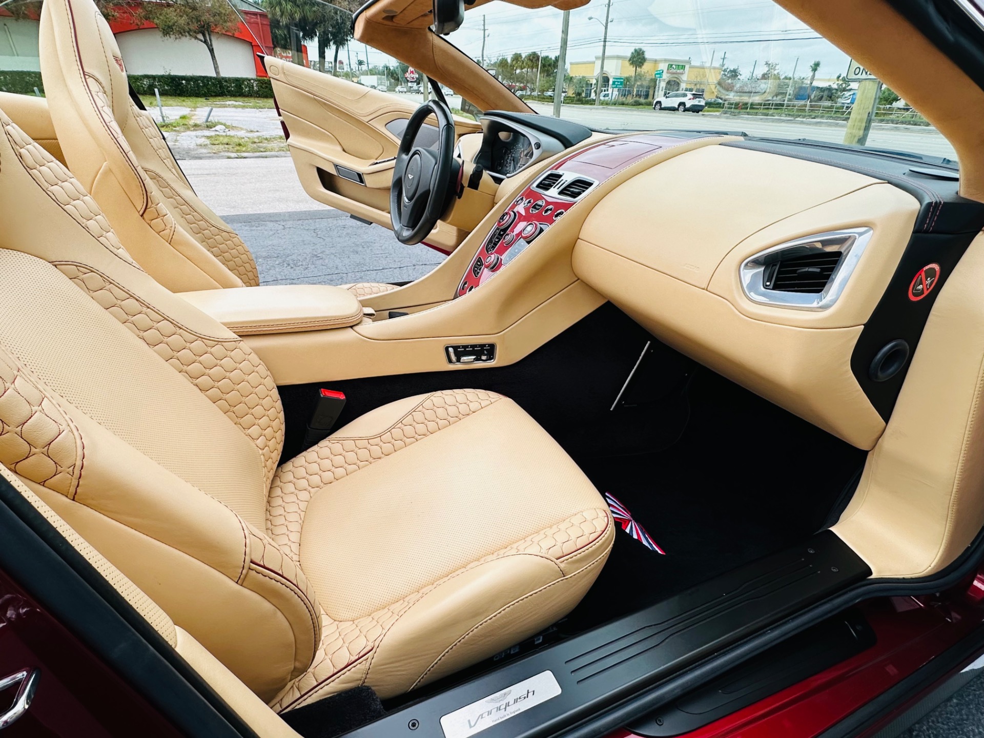 Used-2015-Aston-Martin-Vanquish-Volante