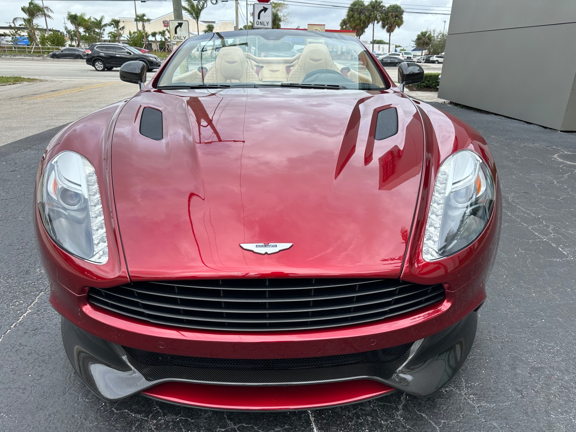 Used-2015-Aston-Martin-Vanquish-Volante