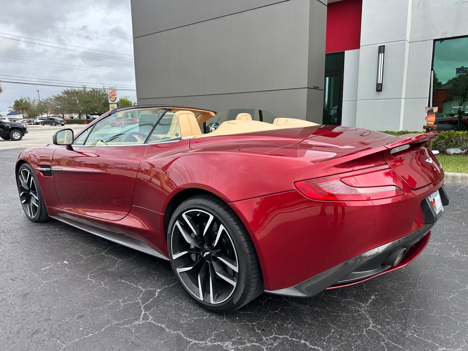 Used-2015-Aston-Martin-Vanquish-Volante