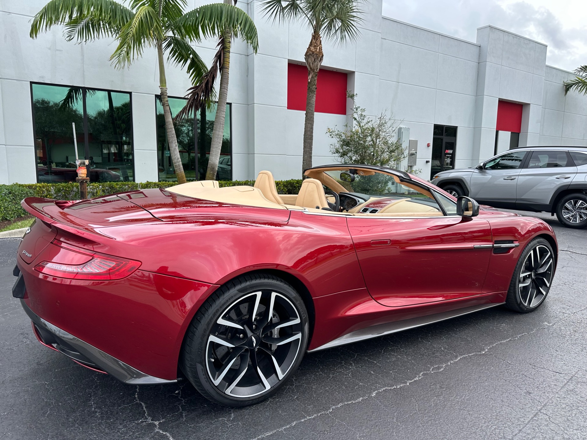 Used-2015-Aston-Martin-Vanquish-Volante