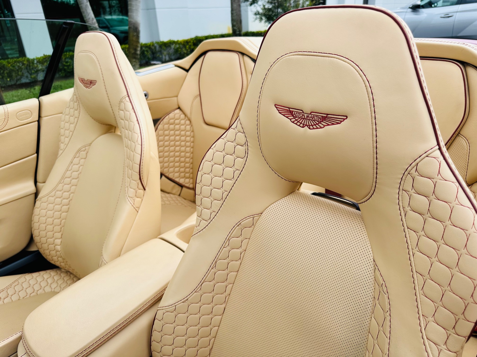 Used-2015-Aston-Martin-Vanquish-Volante