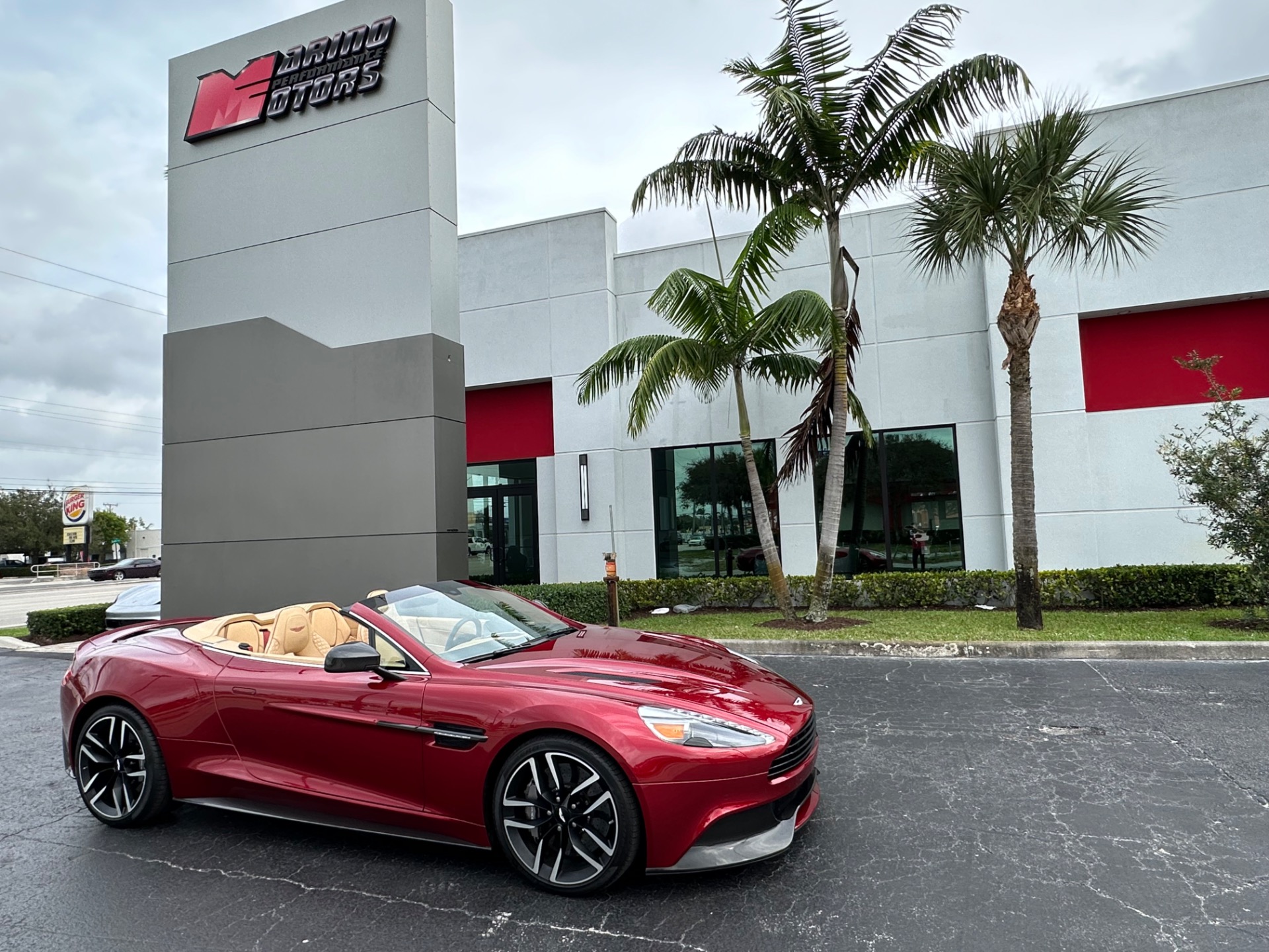 Used-2015-Aston-Martin-Vanquish-Volante