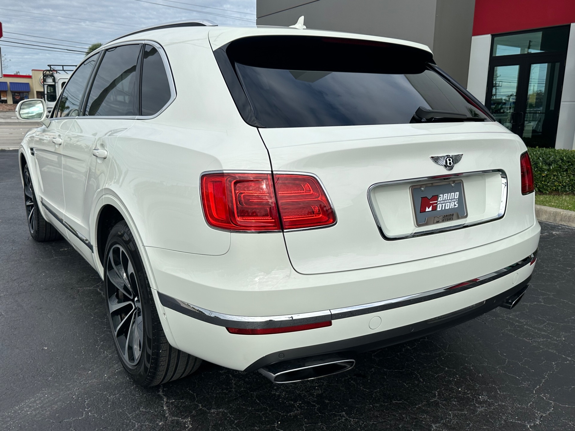 Used-2018-Bentley-Bentayga-W12-Signature-Edition