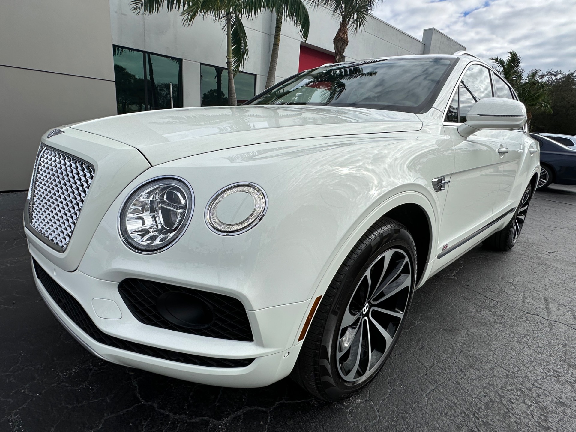 Used-2018-Bentley-Bentayga-W12-Signature-Edition