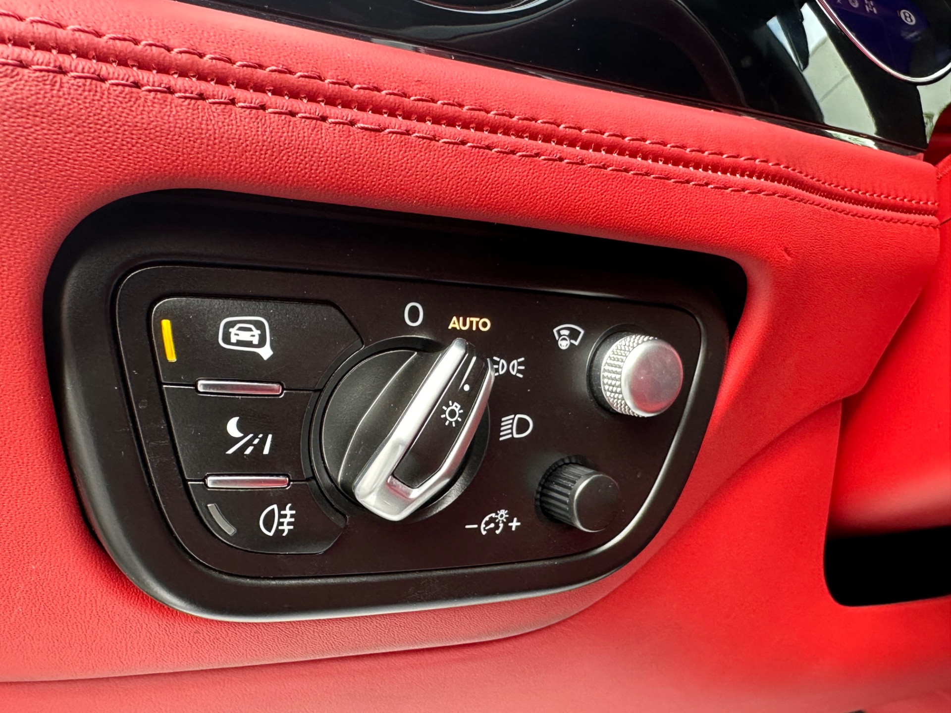 Used-2018-Bentley-Bentayga-W12-Signature-Edition
