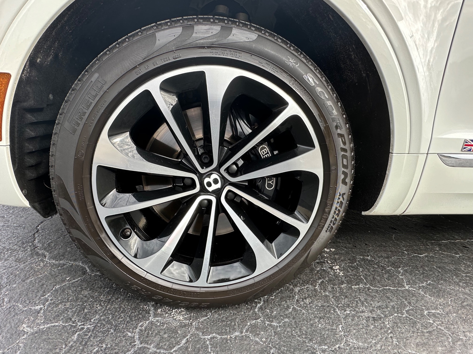 Used-2018-Bentley-Bentayga-W12-Signature-Edition