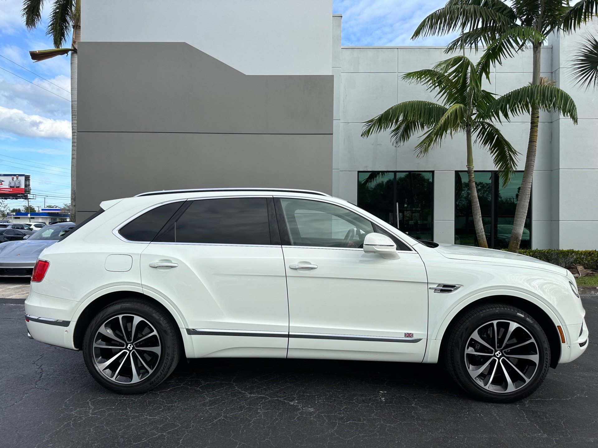Used-2018-Bentley-Bentayga-W12-Signature-Edition